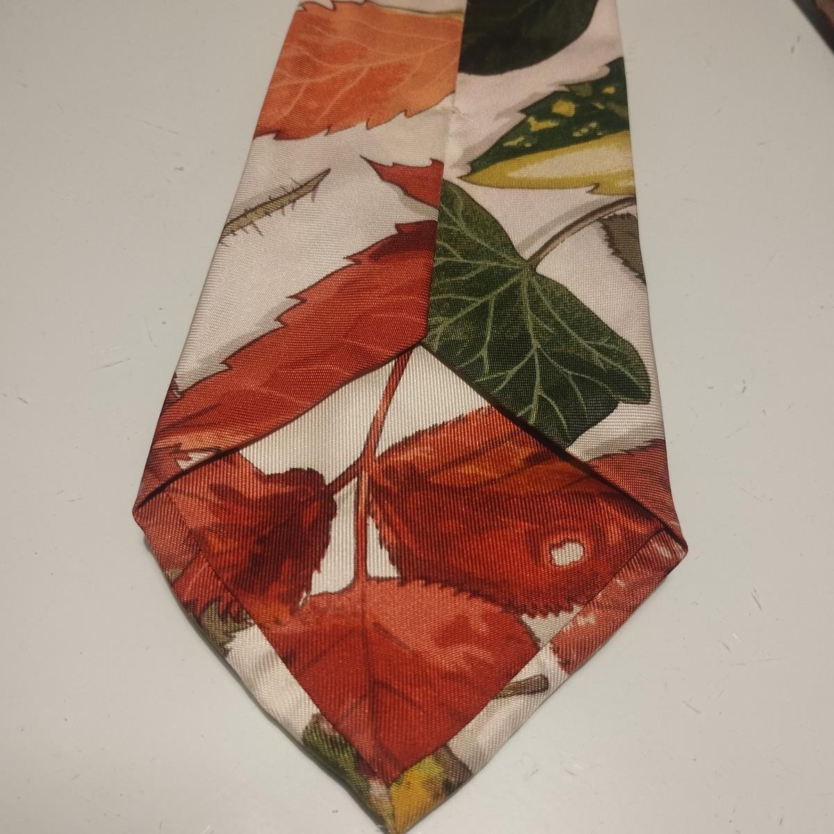 Rare Hermès Autumn Leaves Tie For Sale 1