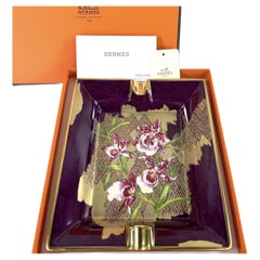 Hermès - Magnifique cendrier en porcelaine à cigares or et violet 