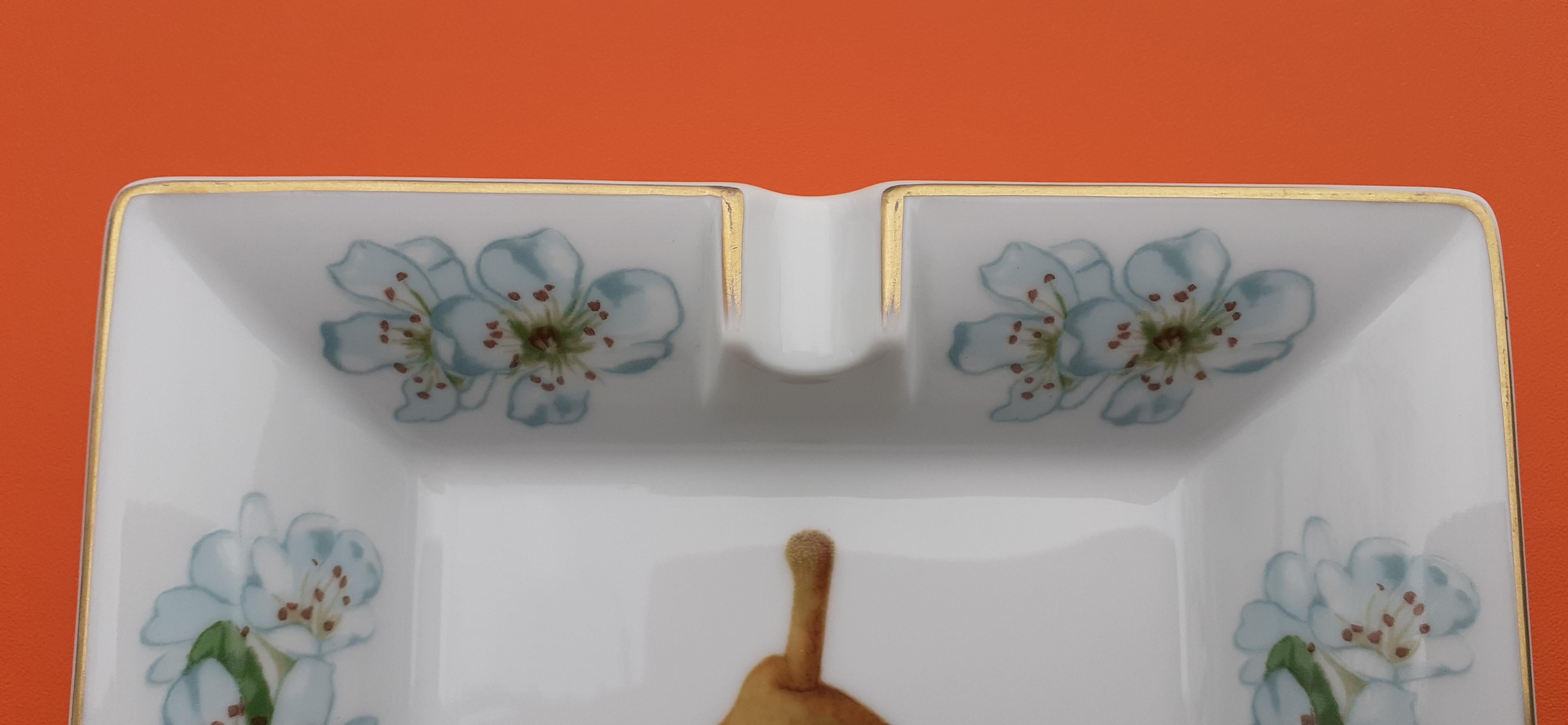 Rare Hermès Cigar Ashtray Change Tray in Porcelain Pear and Pear Blossoms For Sale 2