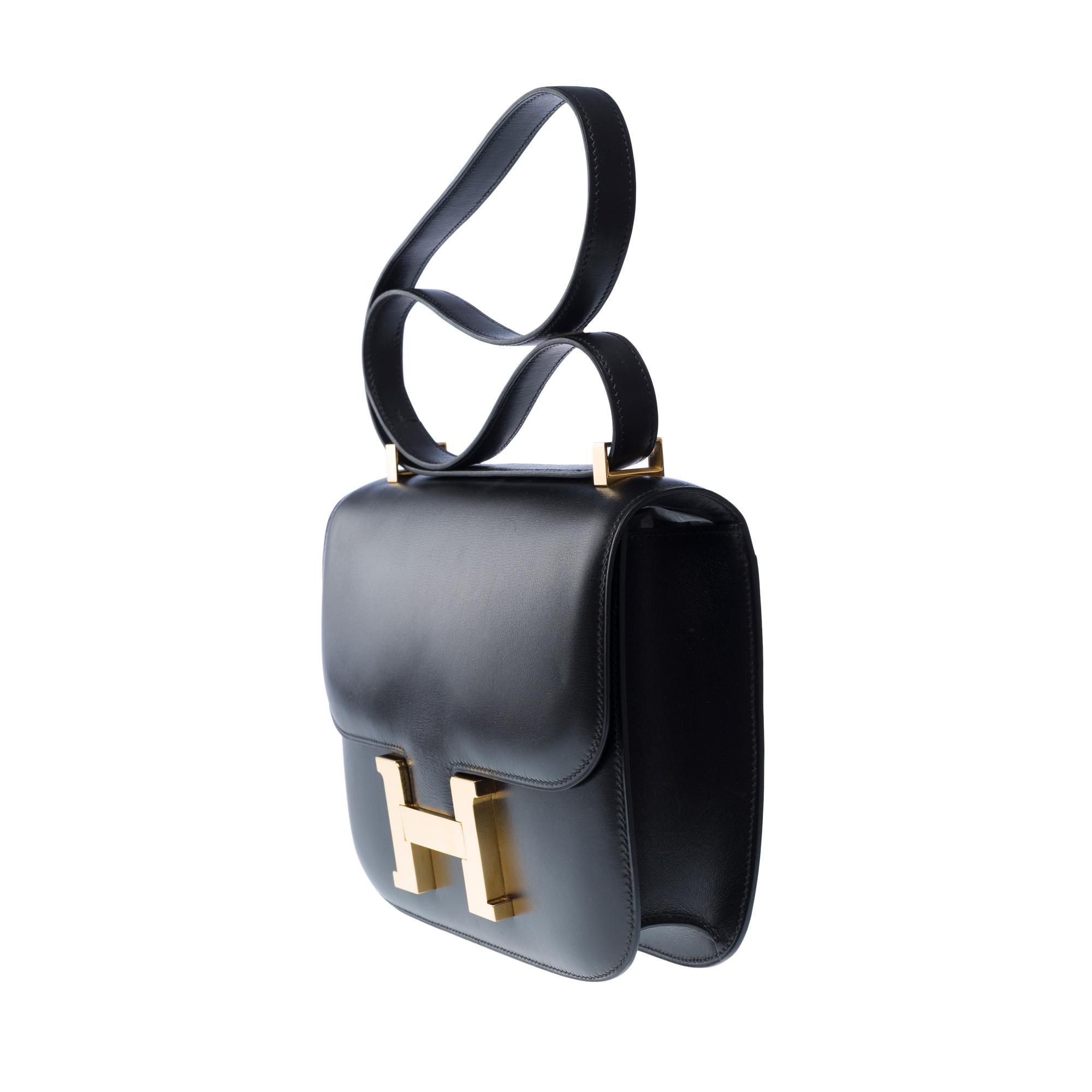 Women's Rare Hermès Constance 23 shoulder bag in  Black Box Calfskin Leather , GHW For Sale