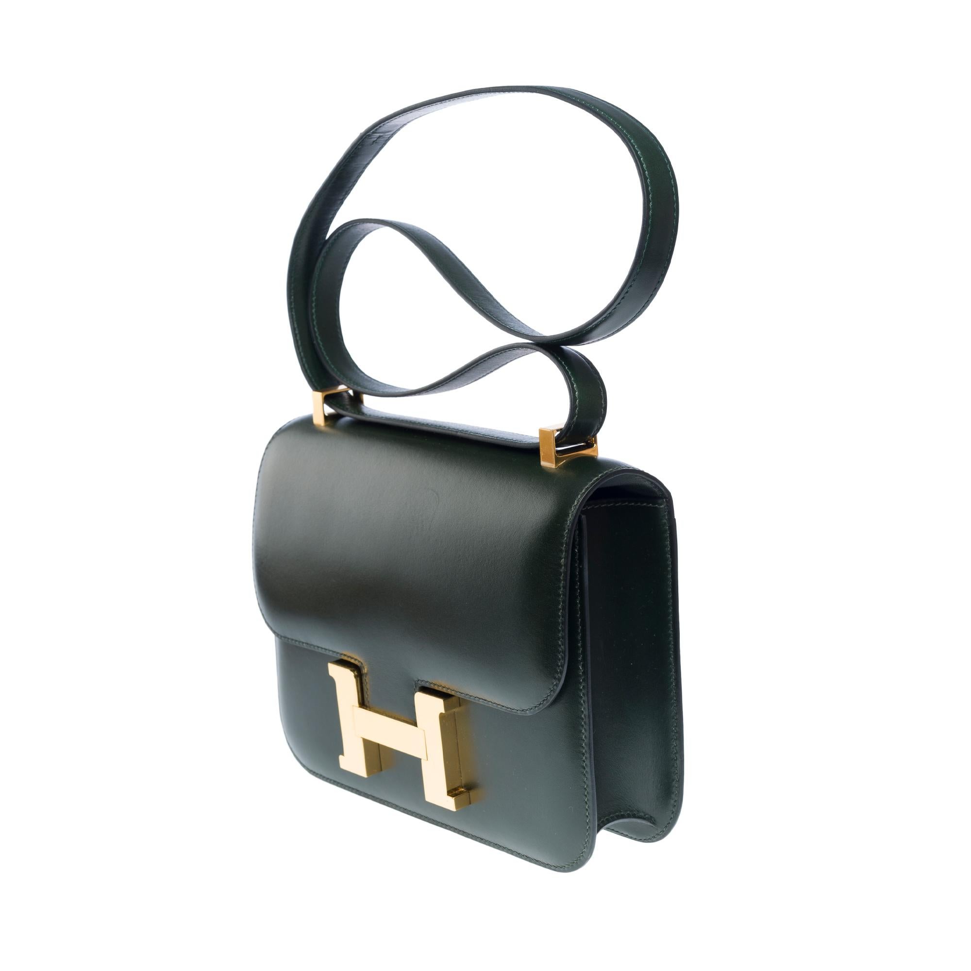 Women's Rare Hermès Constance 23 shoulder bag in dark green box calfskin leather , GHW For Sale