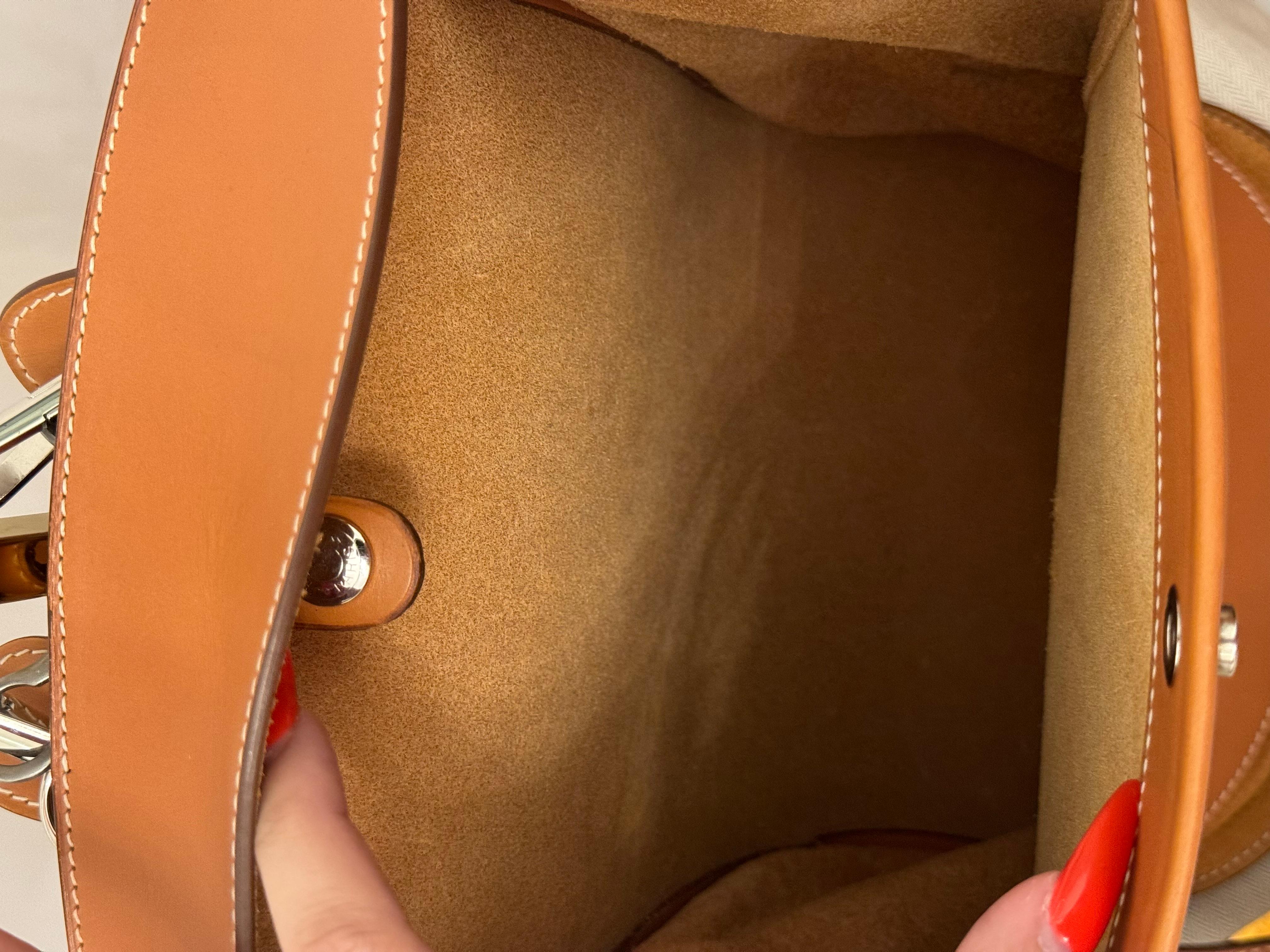 Rara borsa/zaino Hermes in pelle dorata Sherpa in vendita 11