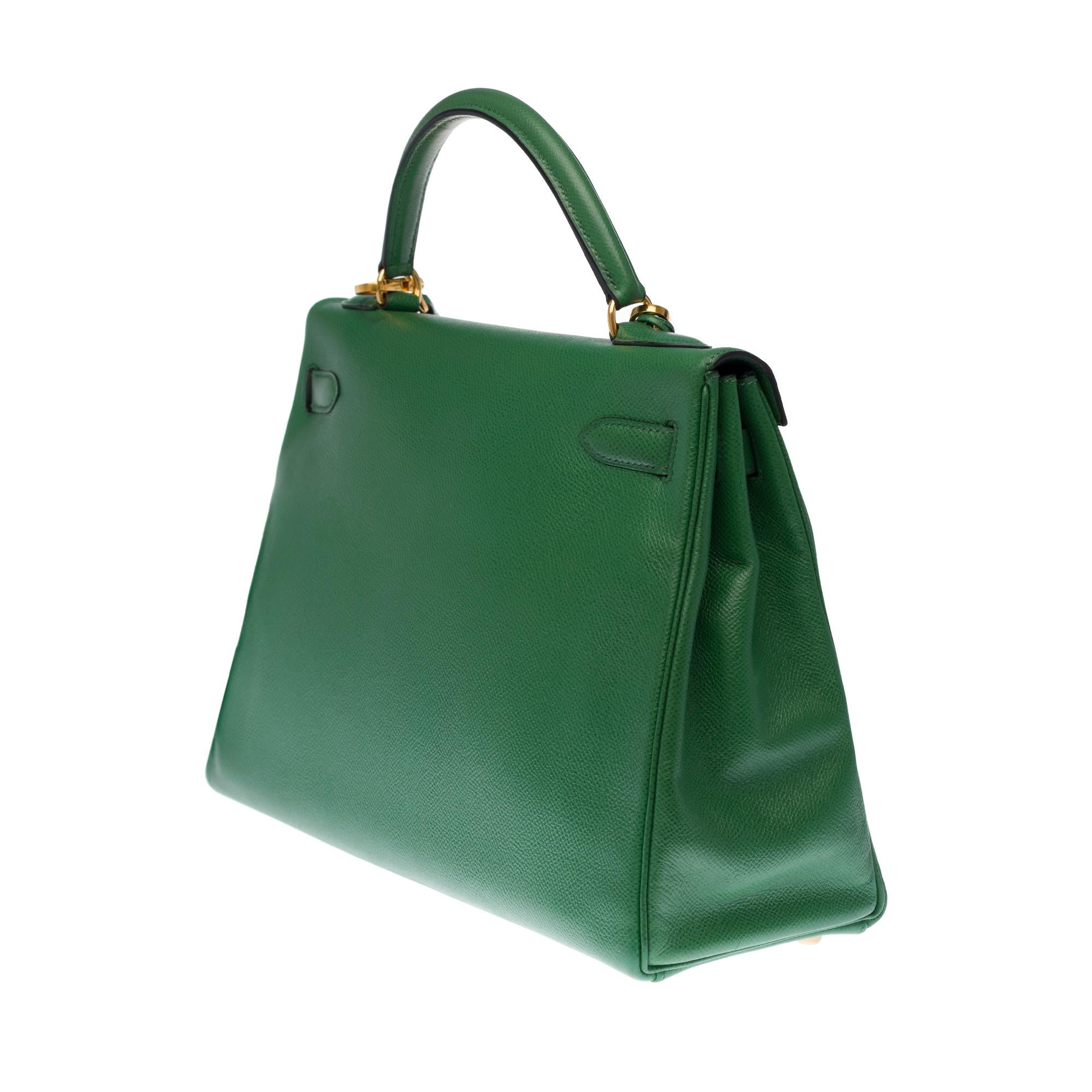 RARE Hermès Kelly 32 handbag with strap in green courchevel and gold hardware In Good Condition In Paris, IDF