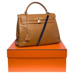 Rare Hermès Kelly 32 retourne handbag strap in Gold Calfskin box leather, GHW