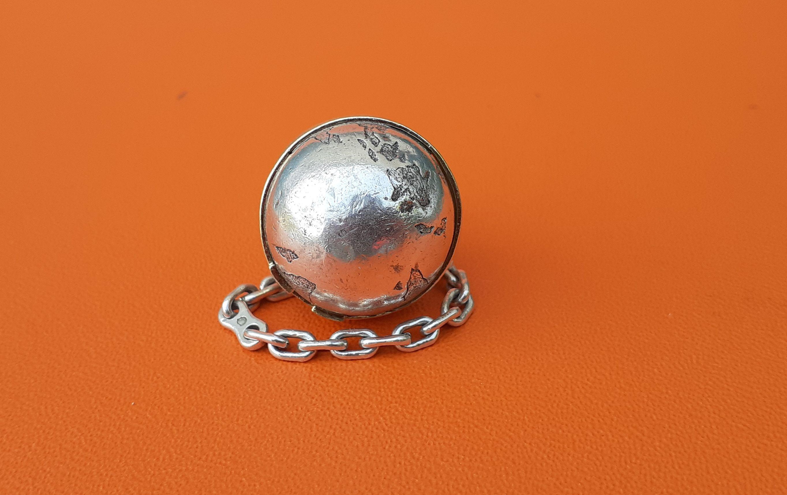 Rare Hermès Keychain Key Holder Globe Shape in Silver  For Sale 1