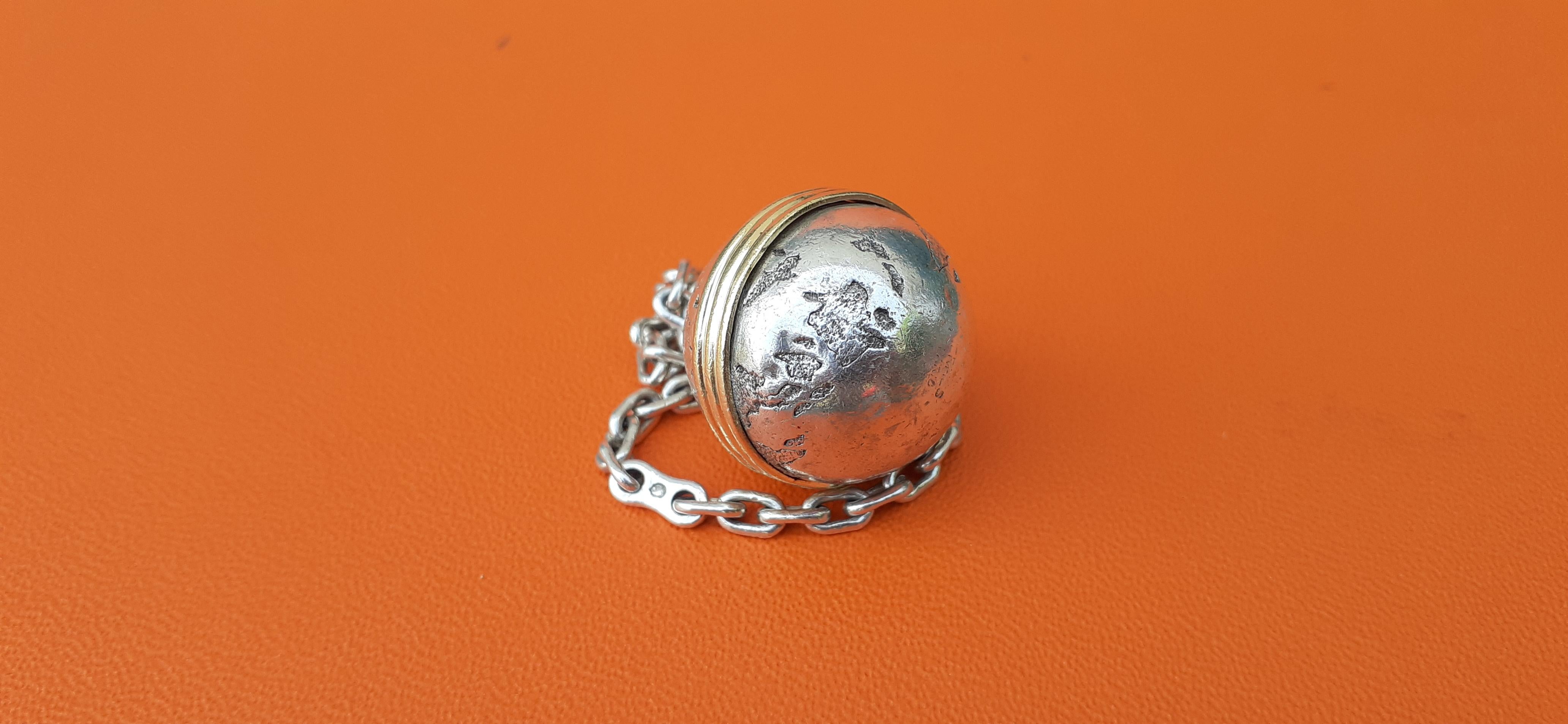 Rare Hermès Keychain Key Holder Globe Shape in Silver  For Sale 2