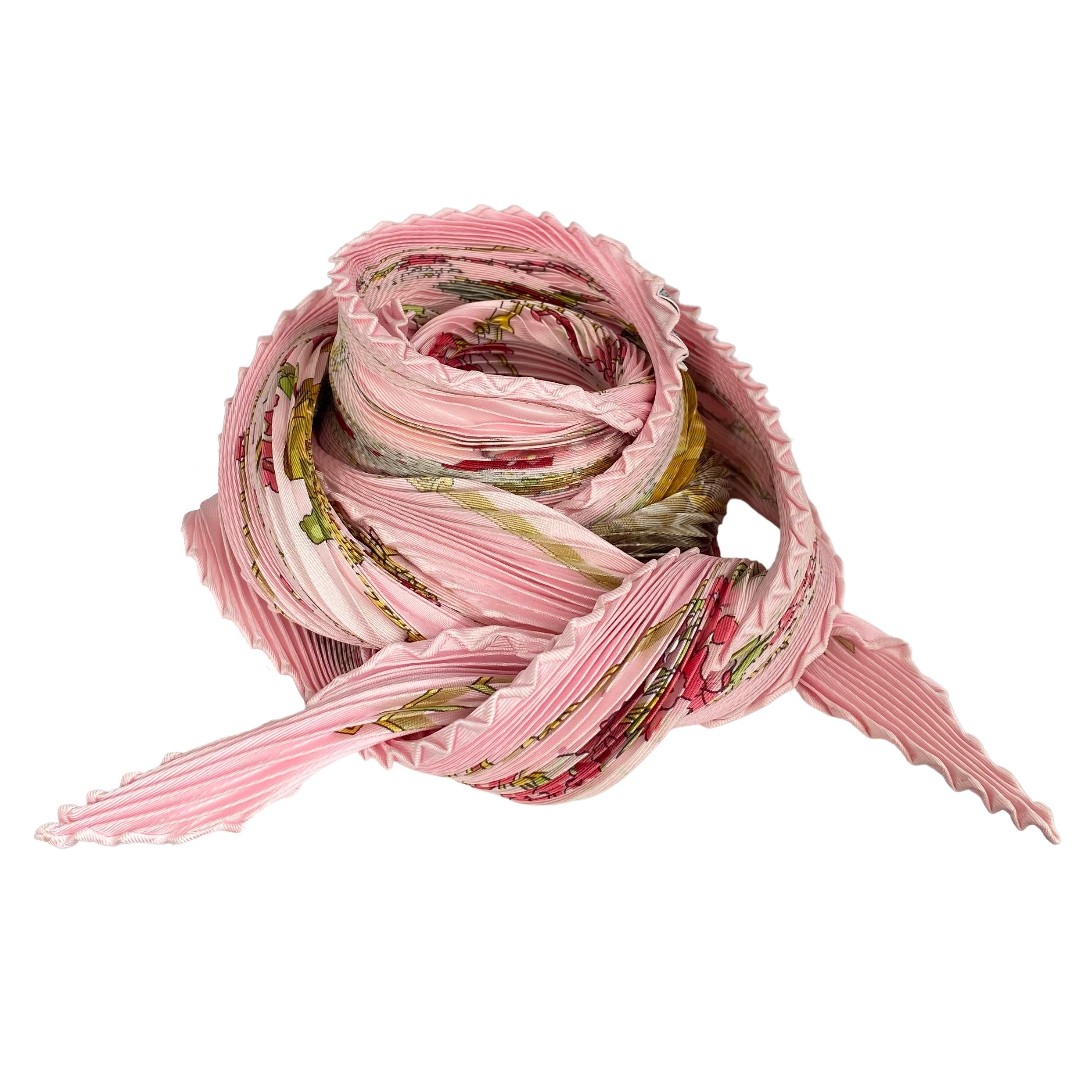 Gorgeous, flattering fresh pink color!
Brand new Hermès LES PETITS PRINCES Pink Plisse Scarf Silk Twill NIB.
There are other LES PETITS PRINCES Hermes scarves but extremely rare to find a NIB one in Plissé or in Pink color.
Ship with original round