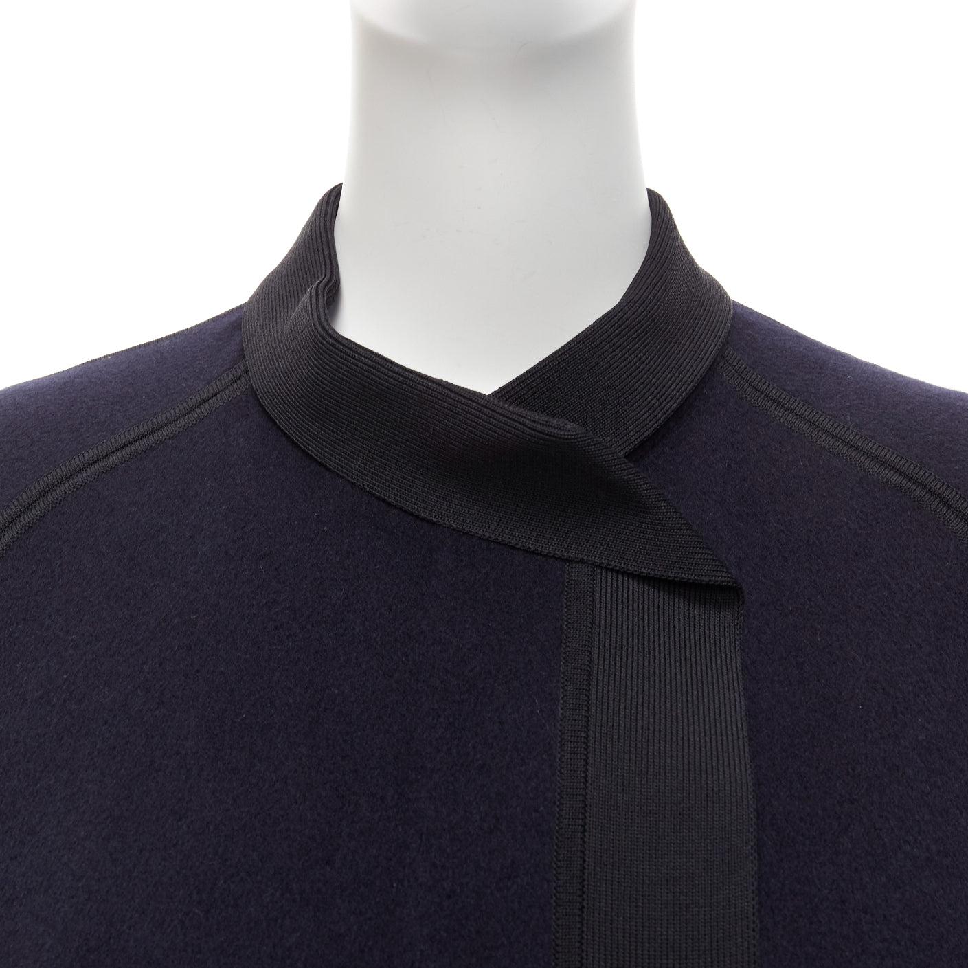 rare HERMES Martin Margiela navy double faced cashmere oversized cocoon coat FR42 XL
Reference: TGAS/D01012
Brand: Hermes
Designer: Martin Margiela
Material: Cashmere
Color: Navy
Pattern: Solid
Closure: Snap Buttons
Lining: Blue Cashmere
Made in: