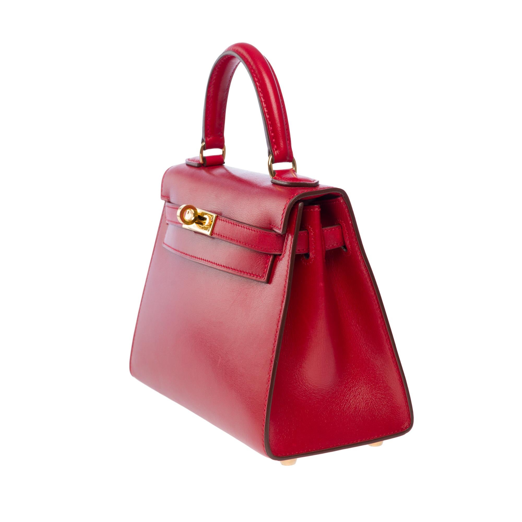 Rare Hermès Mini Kelly 20cm sac à main double bandoulière en cuir de veau boîte H rouge, GHW en vente 1