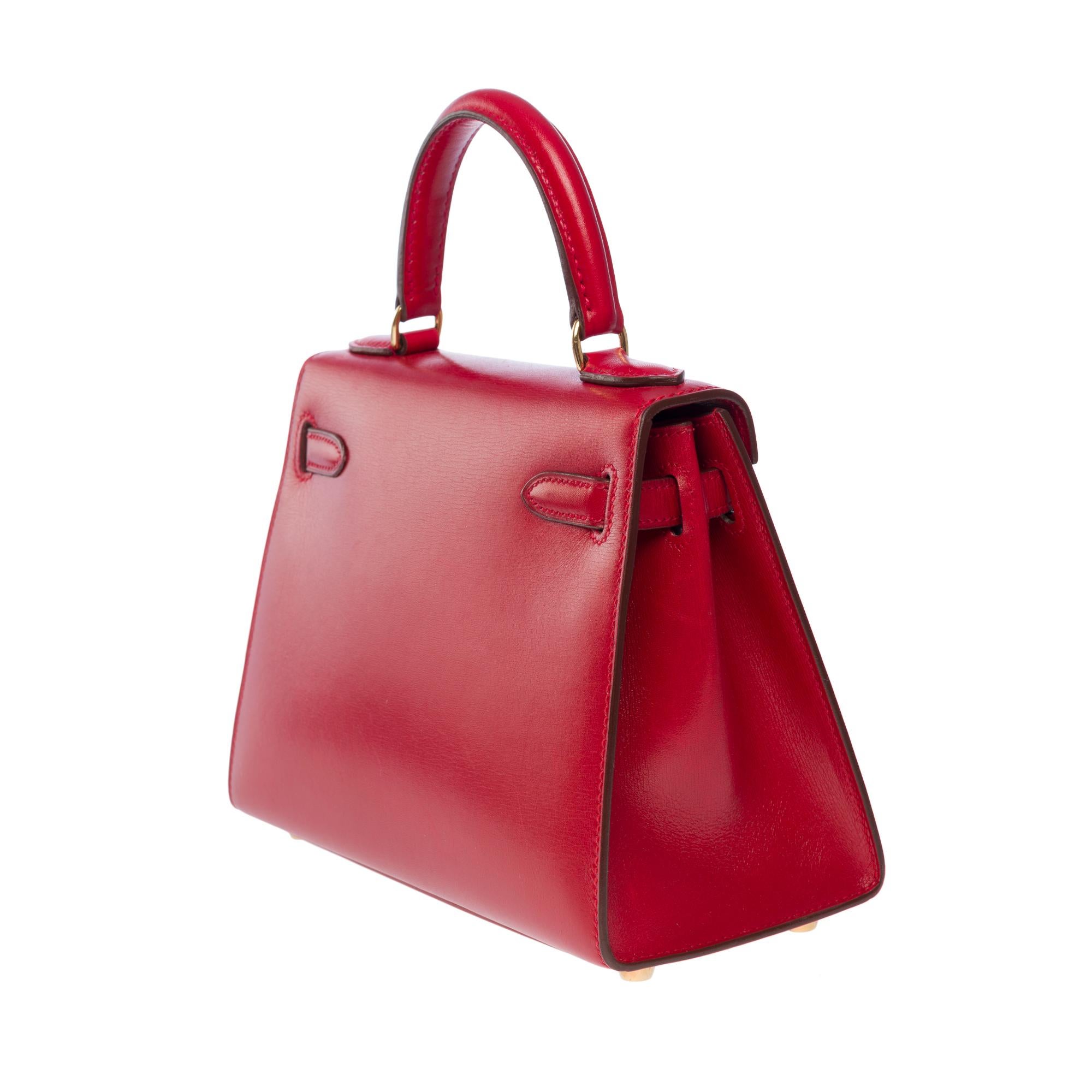 Rare Hermès Mini Kelly 20cm sac à main double bandoulière en cuir de veau boîte H rouge, GHW en vente 2