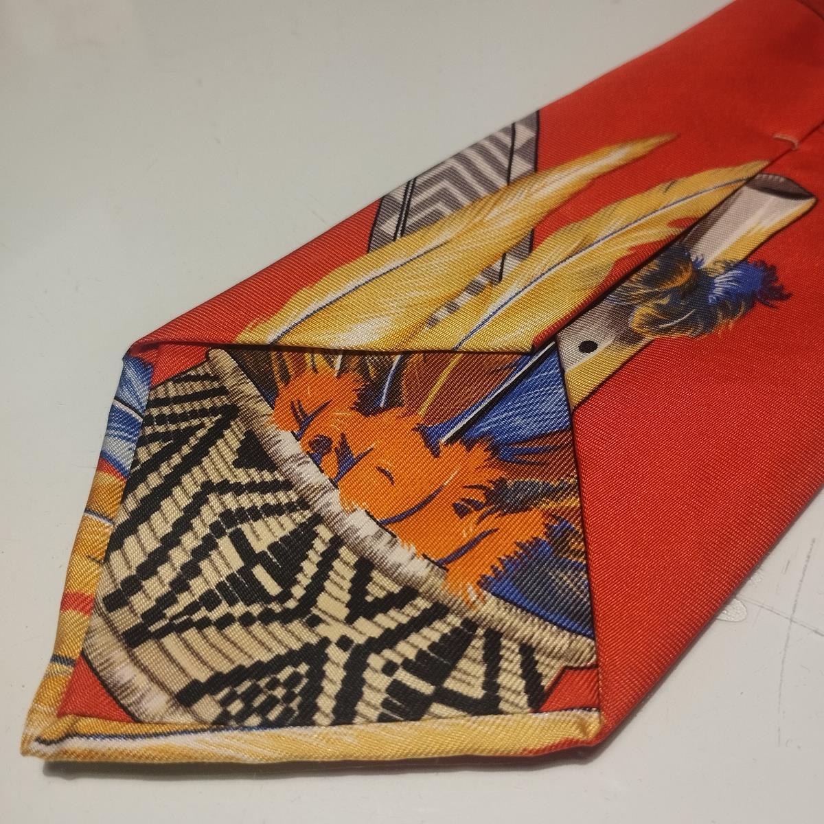 Rare Hermès Peacock Plumes Silk Tie For Sale 2