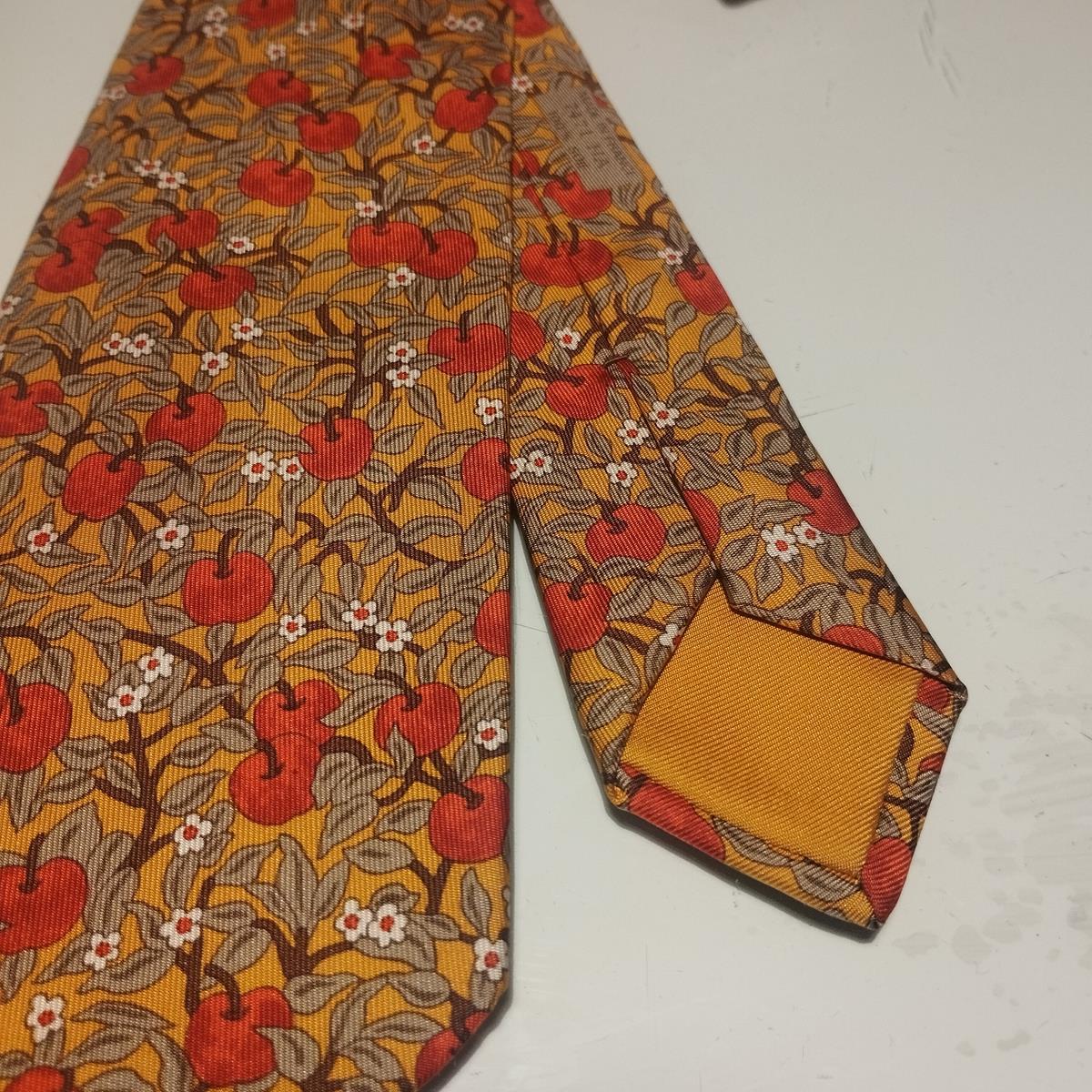 Brown Rare Hermès Persimmons Silk Tie For Sale