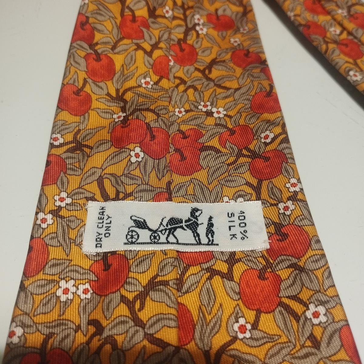 Men's Rare Hermès Persimmons Silk Tie For Sale