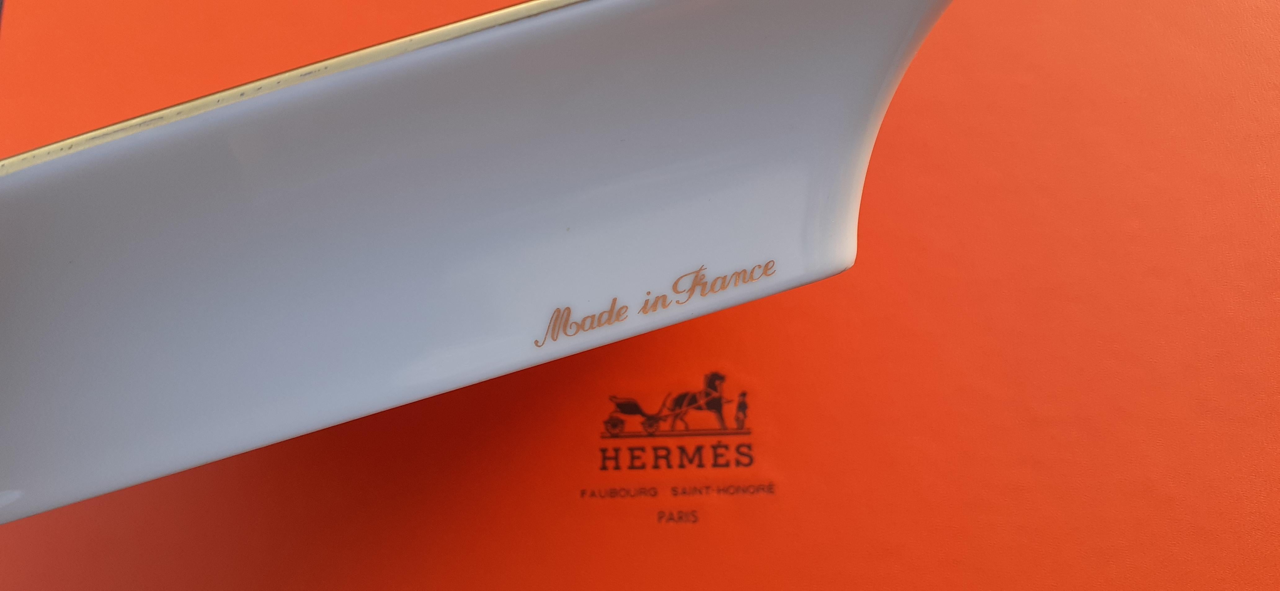 Rare Hermès Printed Porcelain Cigar Ashtray Change Tray Monkeys Print  For Sale 5