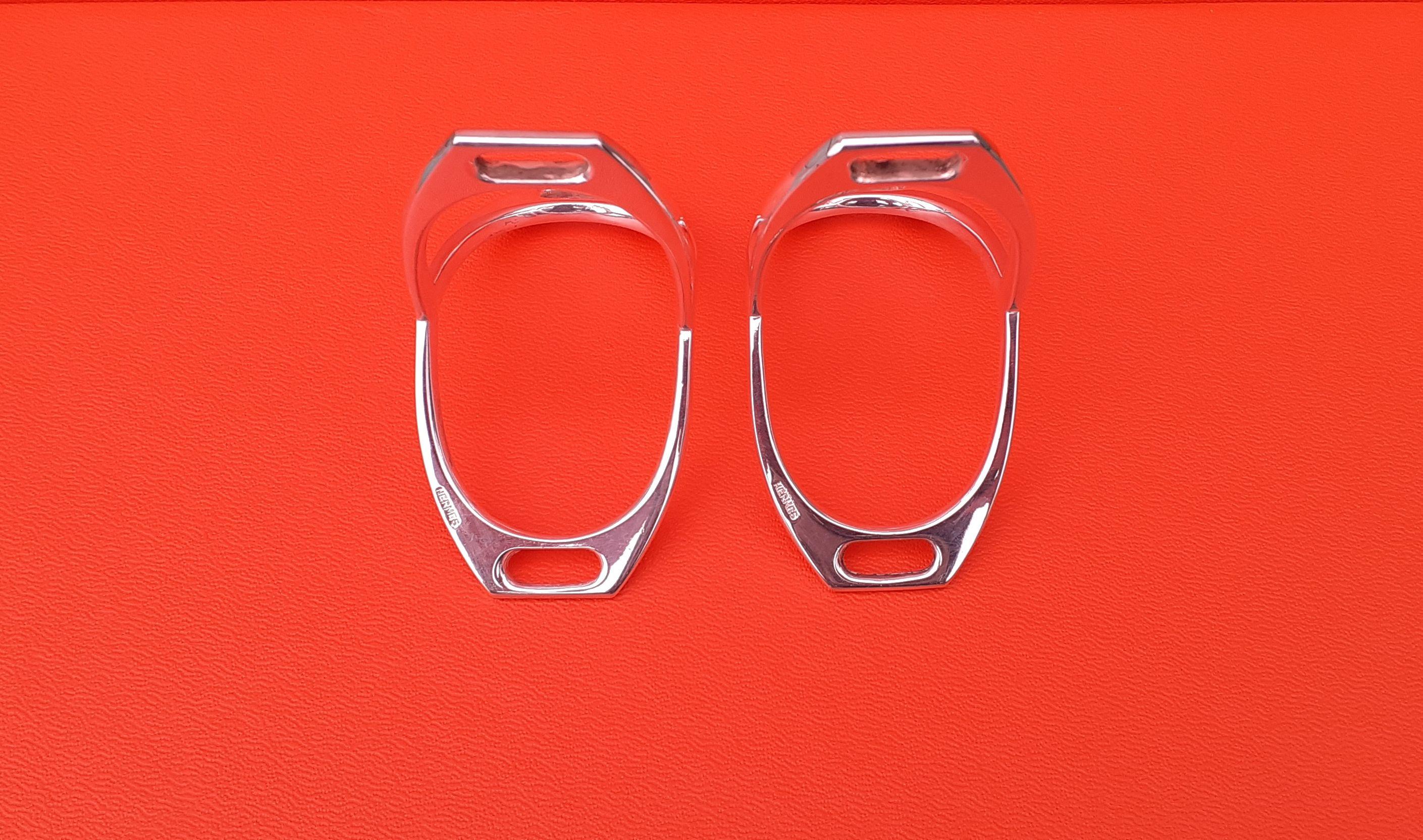 Women's or Men's Rare Hermès Set of 2 Napkin Rings Stirrups Shaped in Silver For Sale