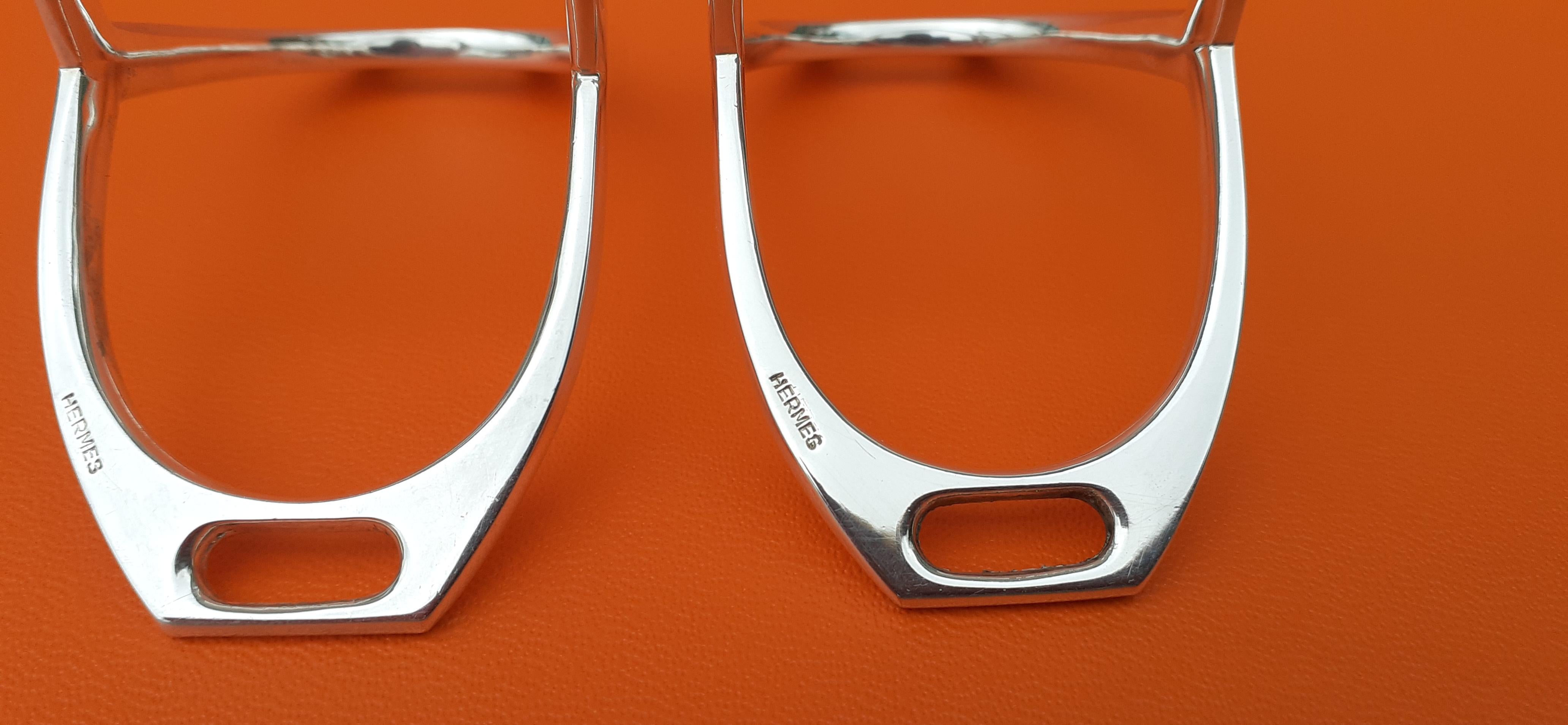 Rare Hermès Set of 2 Napkin Rings Stirrups Shaped in Silver For Sale 1