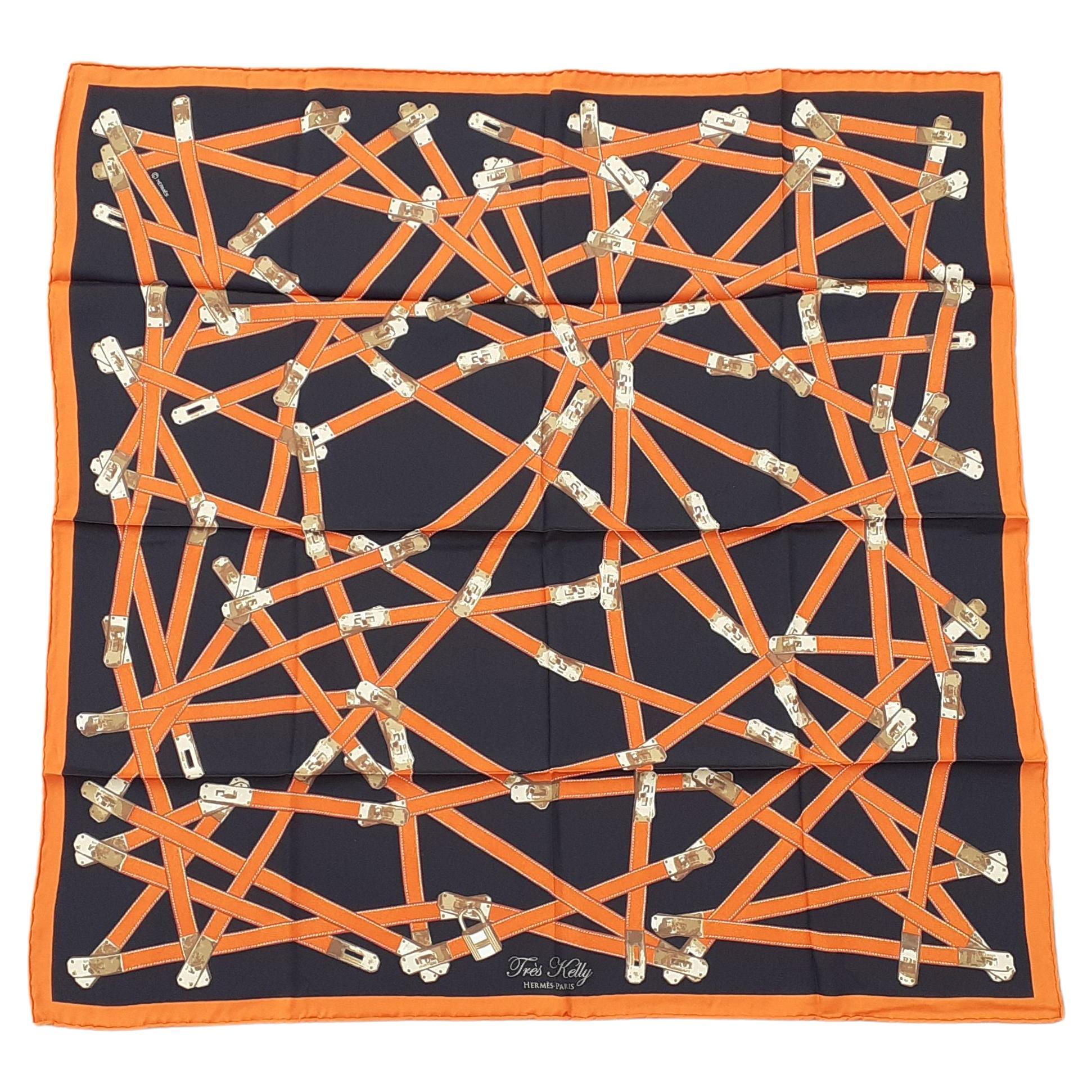 Rare écharpe en soie Hermès Très Kelly Noir Orange 66 cm en vente
