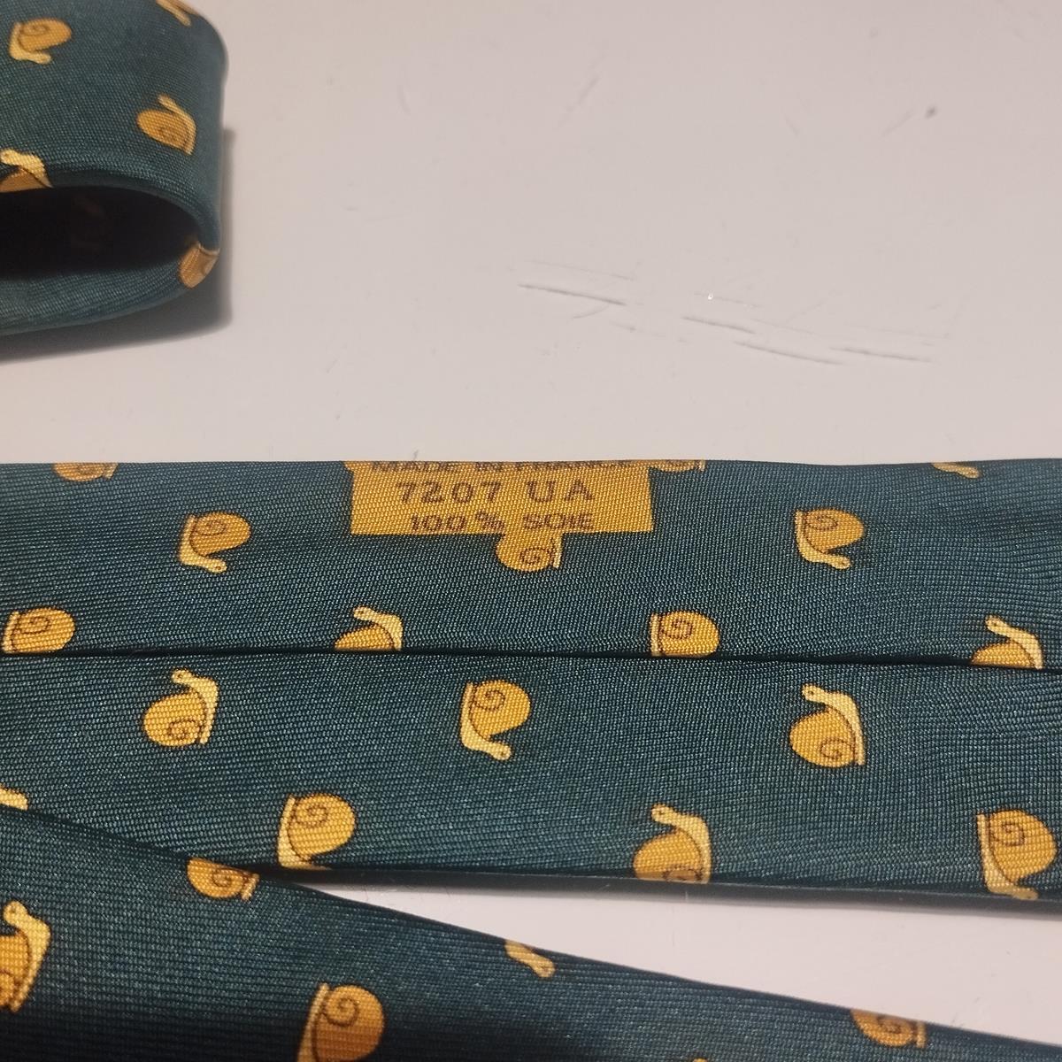 Rare Hermès Snails Silk Tie In Excellent Condition For Sale In Gazzaniga (BG), IT