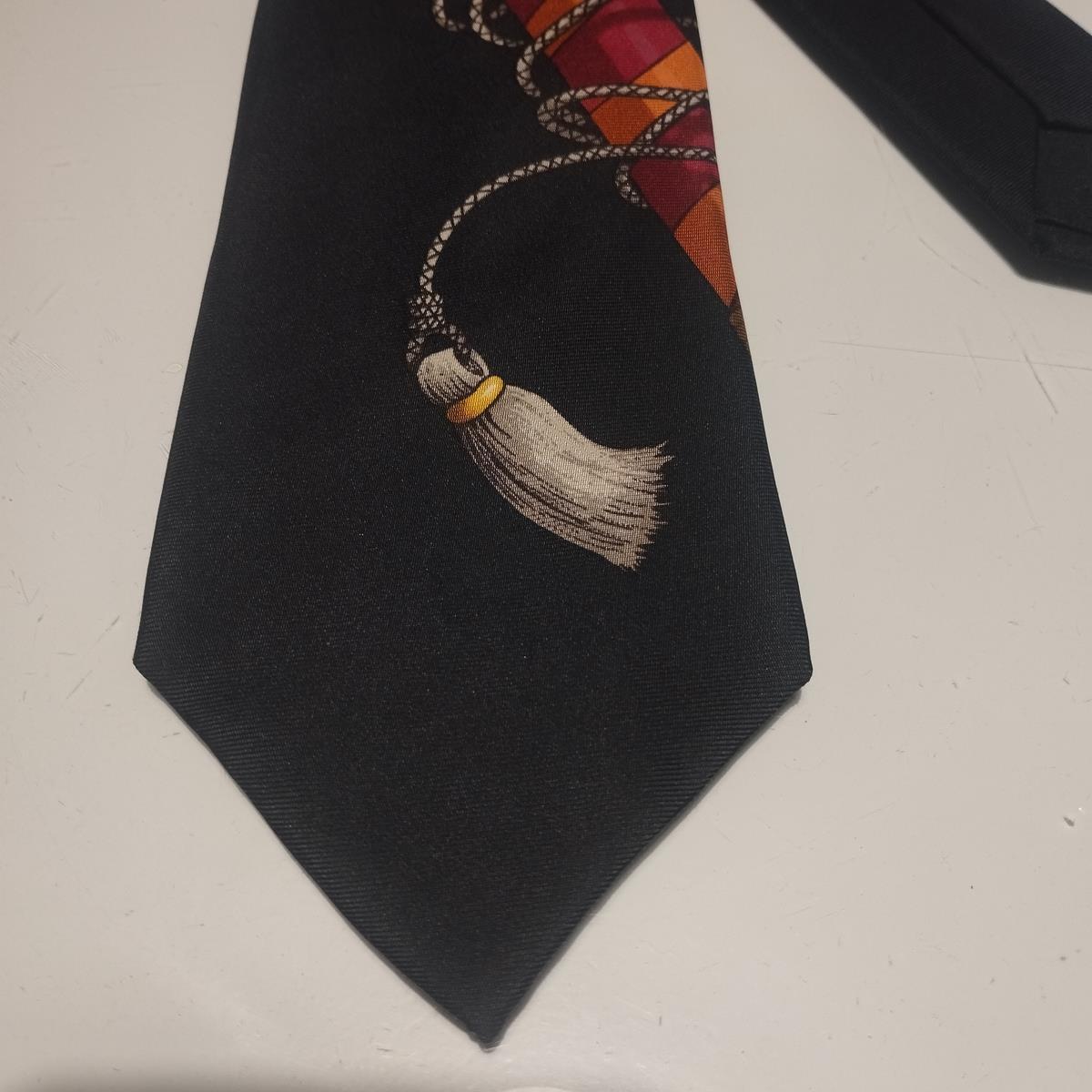 From a private collection
Rare, chic and funny Hermès tie
Spades theme
100% Silk
Made in France
Multicolored print on black base 
Great conditions
Fast shipping from Italy included in the price !

