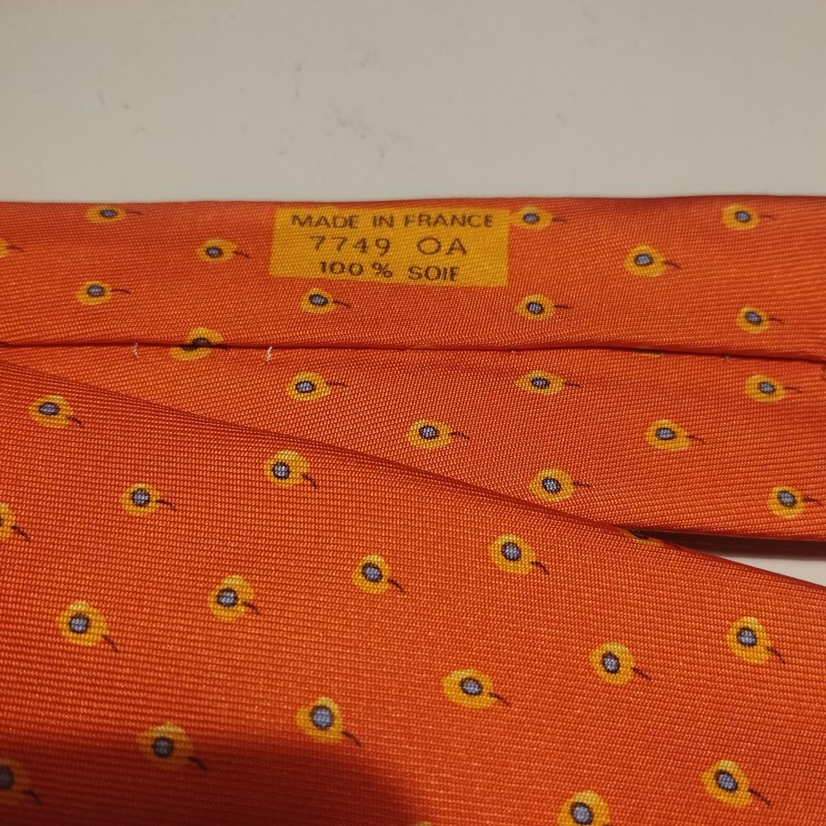 Rare Hermès Sunflowers Tie In Excellent Condition For Sale In Gazzaniga (BG), IT