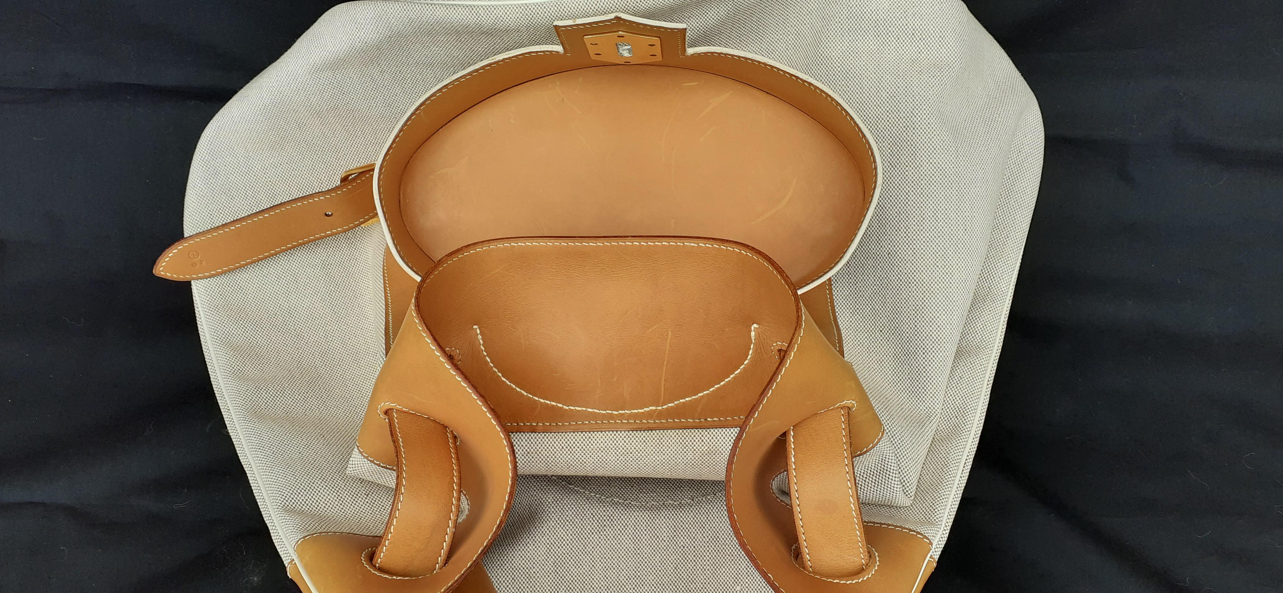 Rare Hermès Vintage Sumac Travel Riding or Picnic Bag Canvas Leather 50 cm For Sale 1