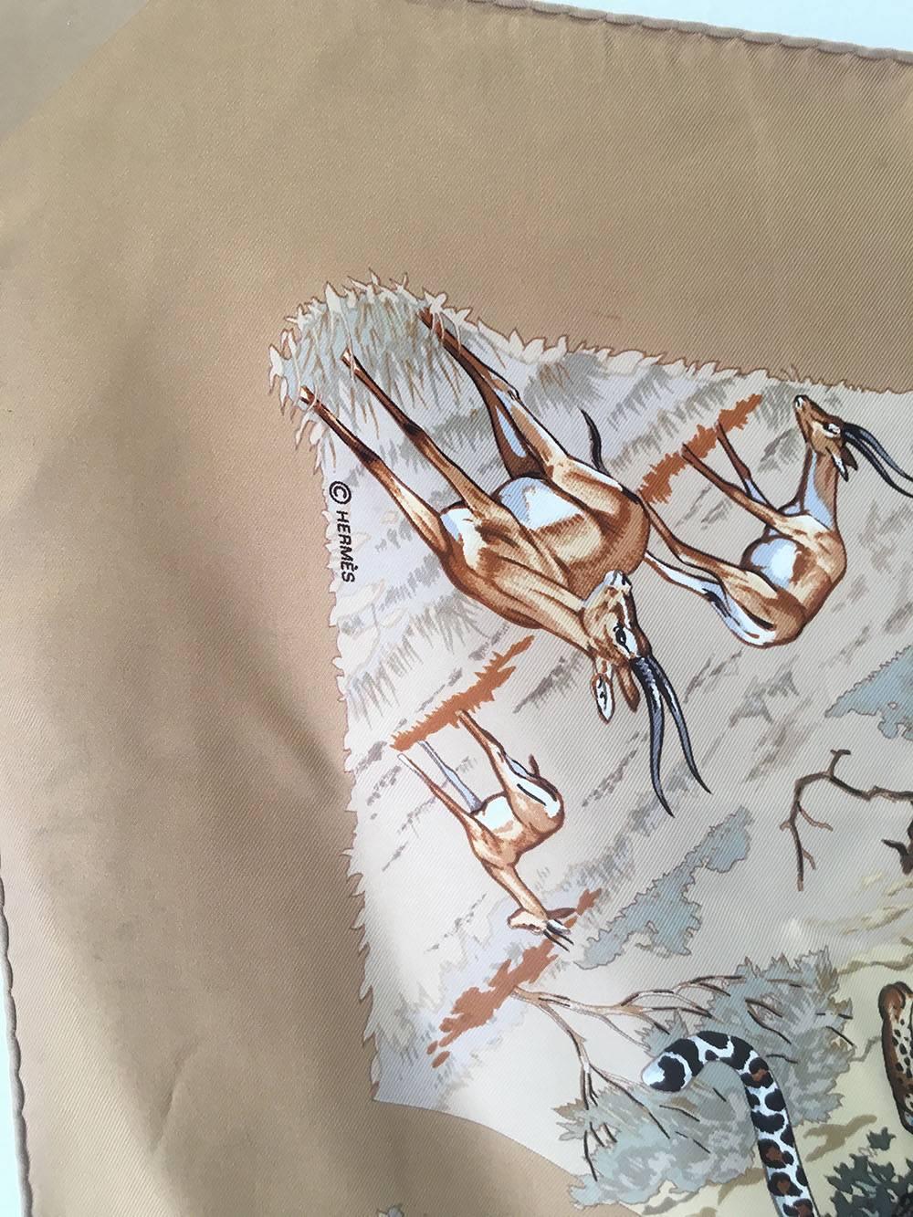 RARO Foulard di seta Tanzanie di Hermes vintage in tan c1970s In condizioni ottime a Philadelphia, PA