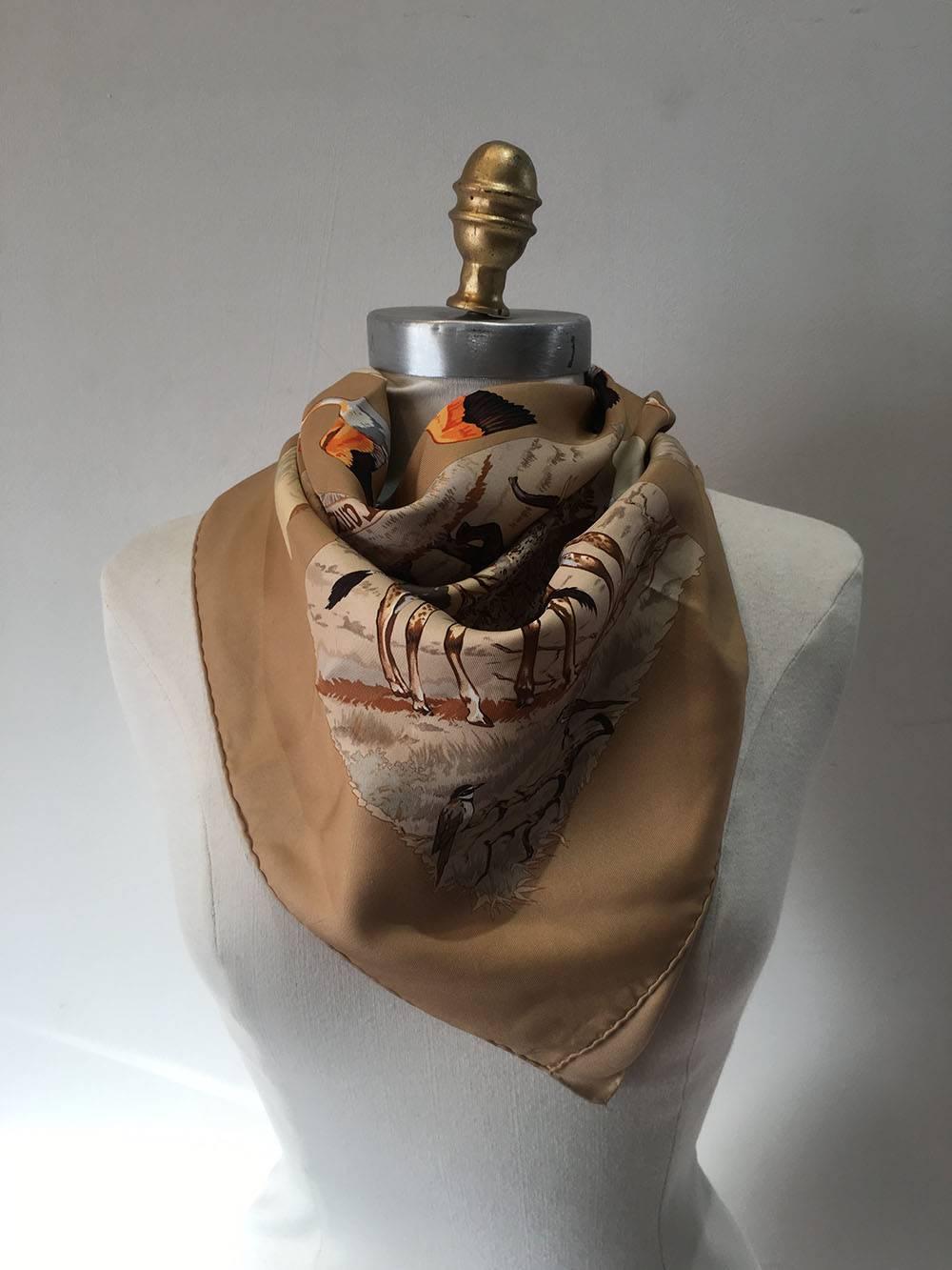 RARO Foulard di seta Tanzanie di Hermes vintage in tan c1970s 1