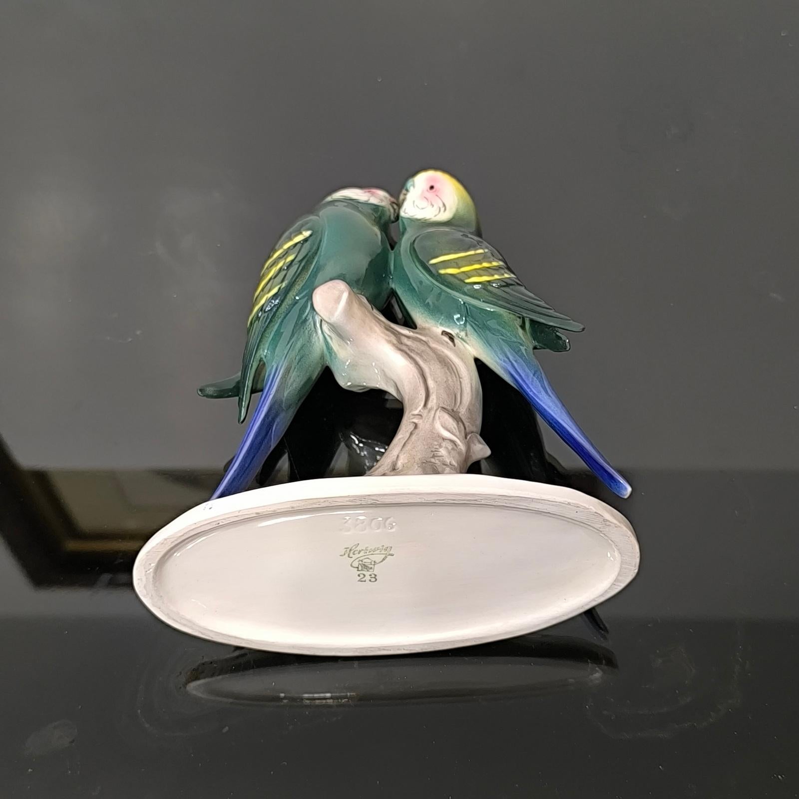 Raro Hertwig Katzhutte Germania Coppia di parrocchetti in porcellana Ornamento in vendita 3