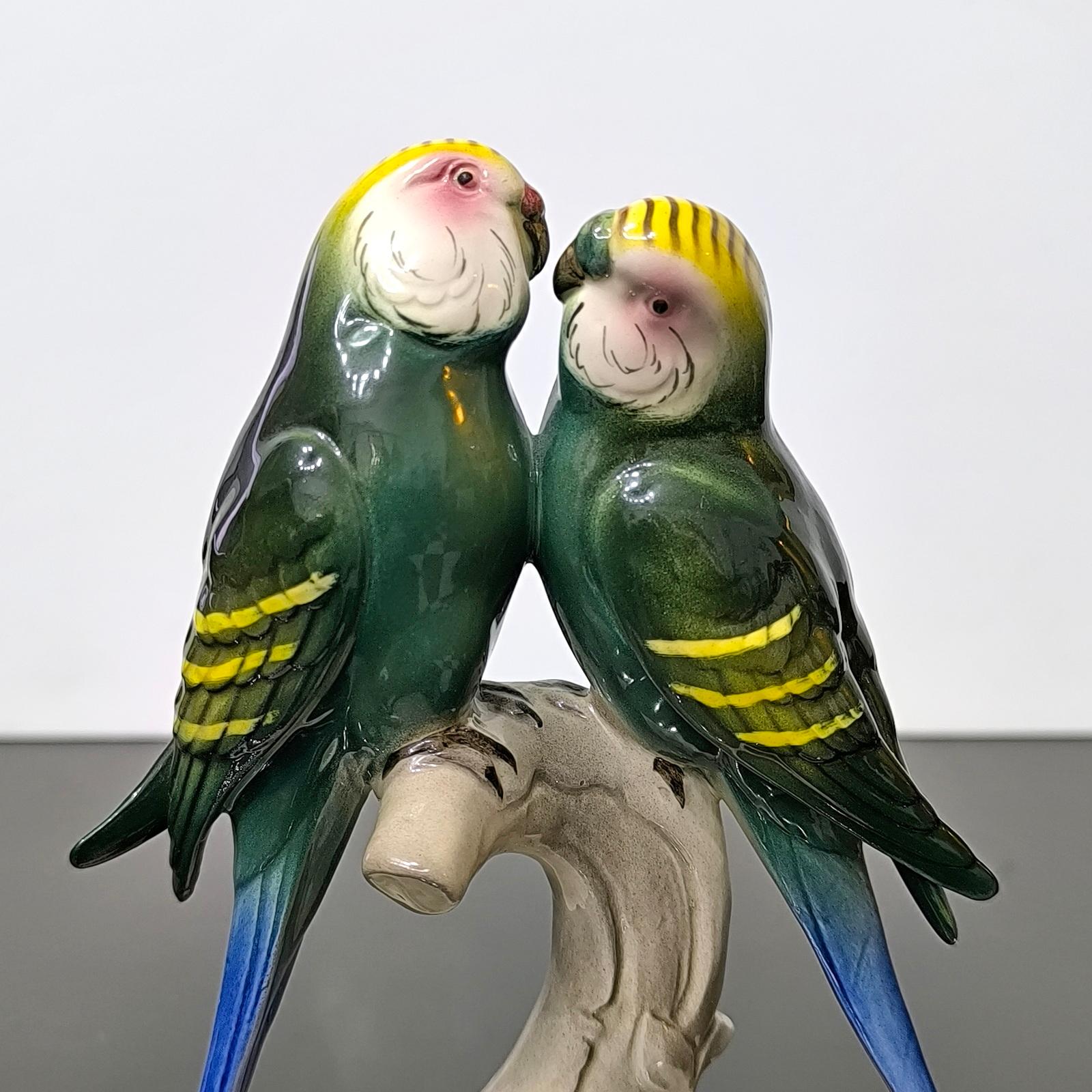 Raro Hertwig Katzhutte Germania Coppia di parrocchetti in porcellana Ornamento in vendita 1