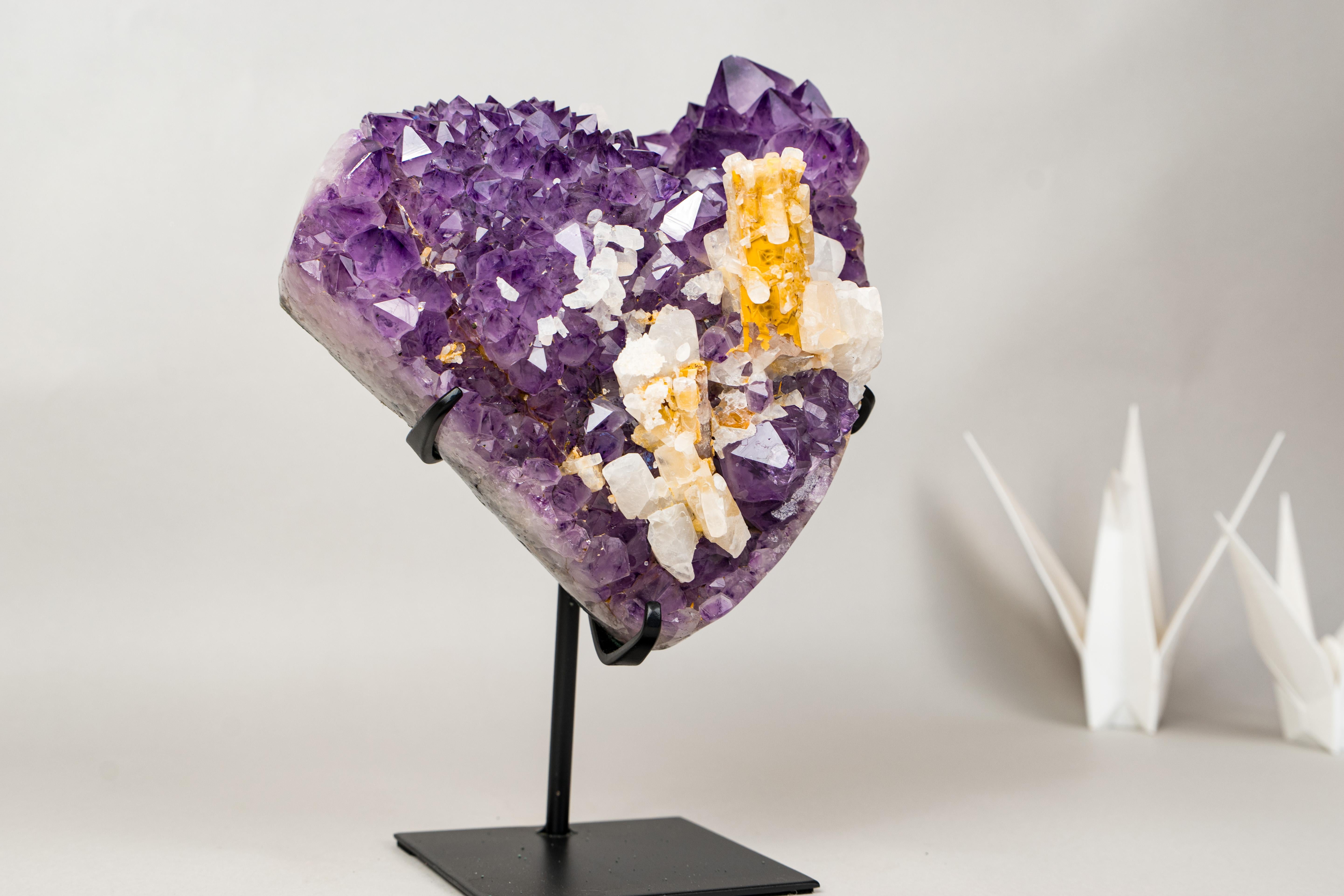 Rare Hexagonal Yellow Calcite with Inclusions on Gemmy Purple Amethyst Cluster In New Condition For Sale In Ametista Do Sul, BR