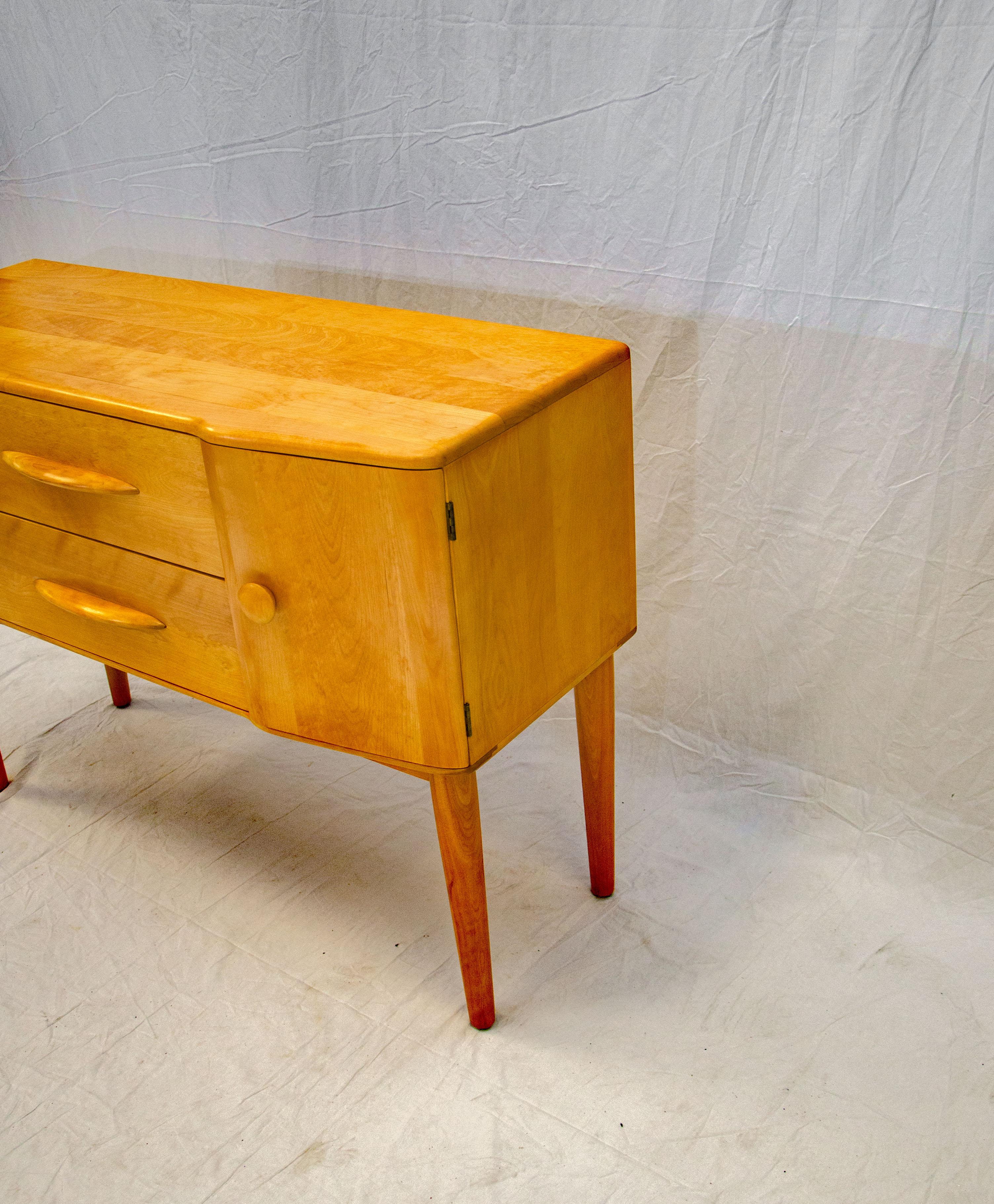 Seltenes Heywood Wakefield Buffet / Server auf hohen Beinen C3709 im Angebot 3