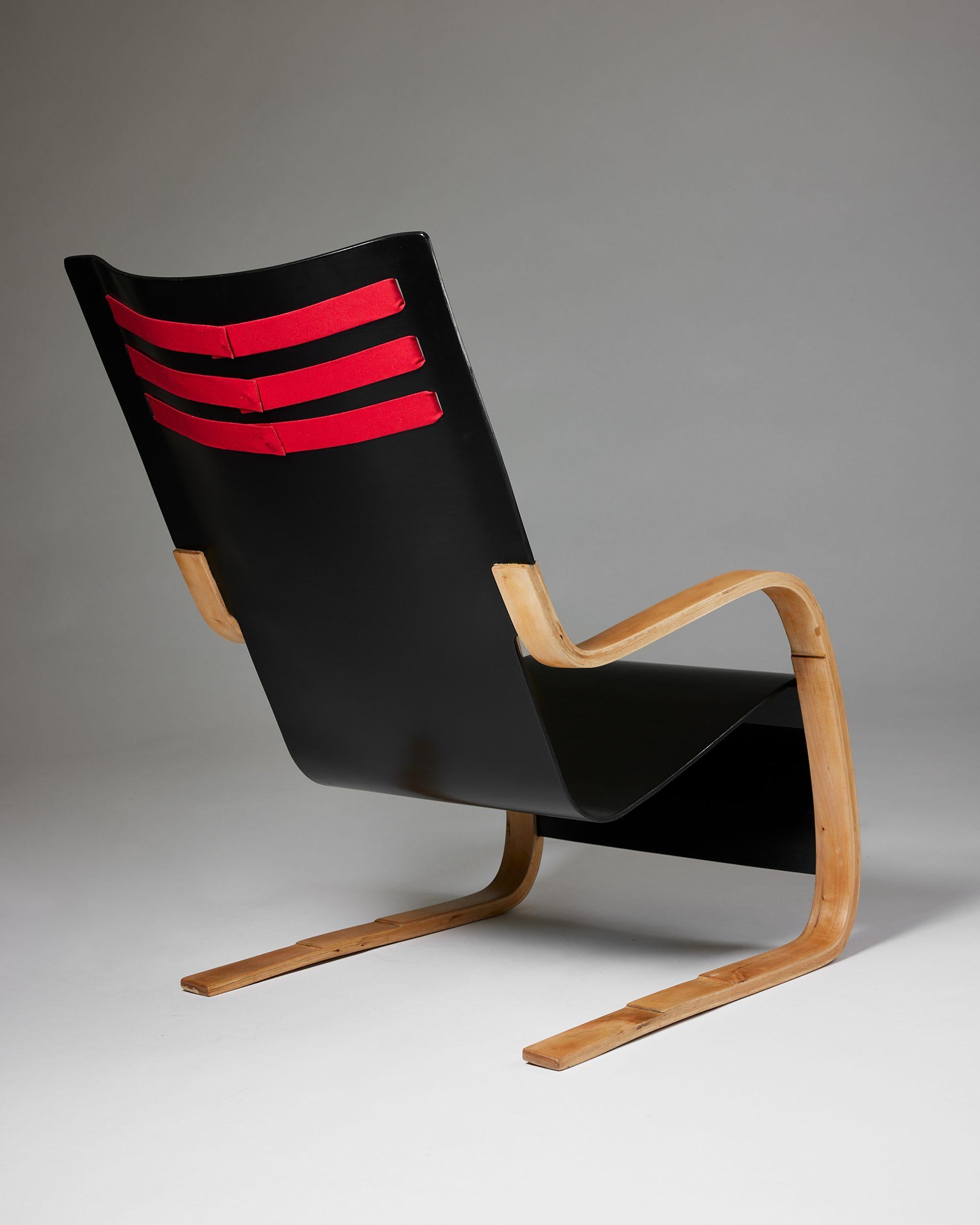 Textile Rare High-Back Chair Model 402 Designed by Alvar Aalto for OY Huonekalu-Ja Raken For Sale