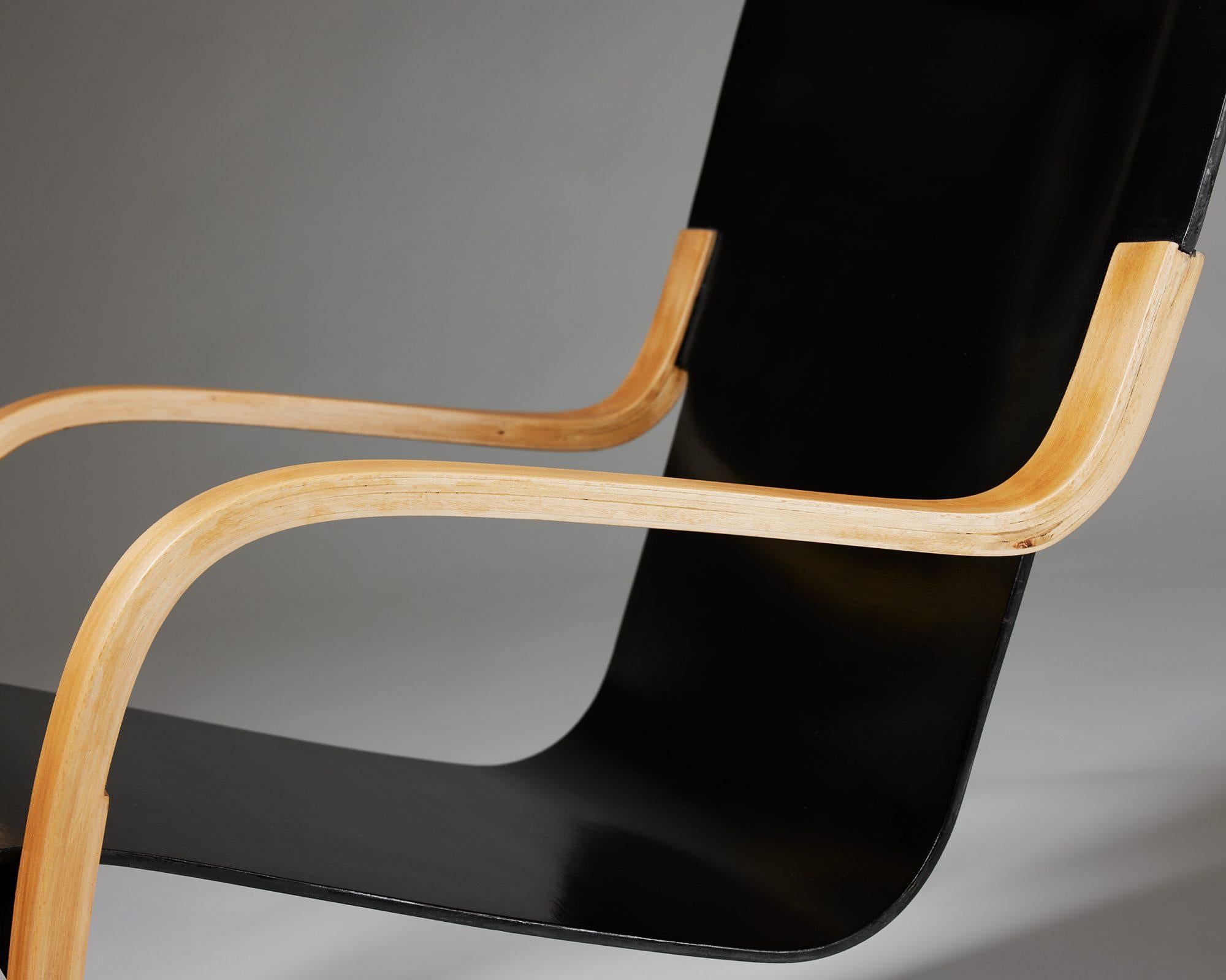Rare High-Back Chair Model 402 Designed by Alvar Aalto for OY Huonekalu-Ja Raken For Sale 1