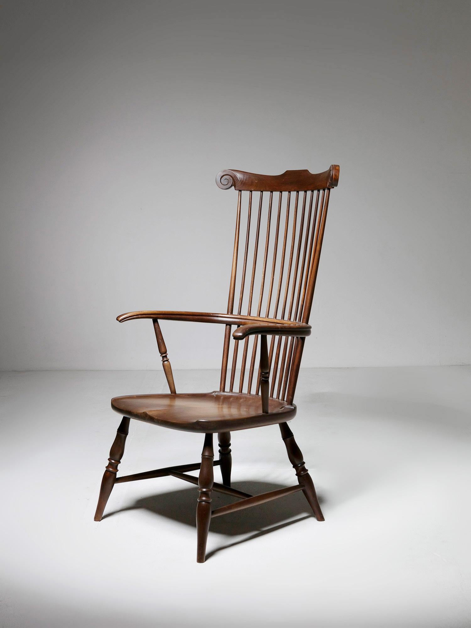 Seltener Hochlehner-Sessel von Paolo Buffa.
Massivholzrahmen mit minimal geschnitzten Verzierungen.
Literatur ist auf Anfrage erhältlich.