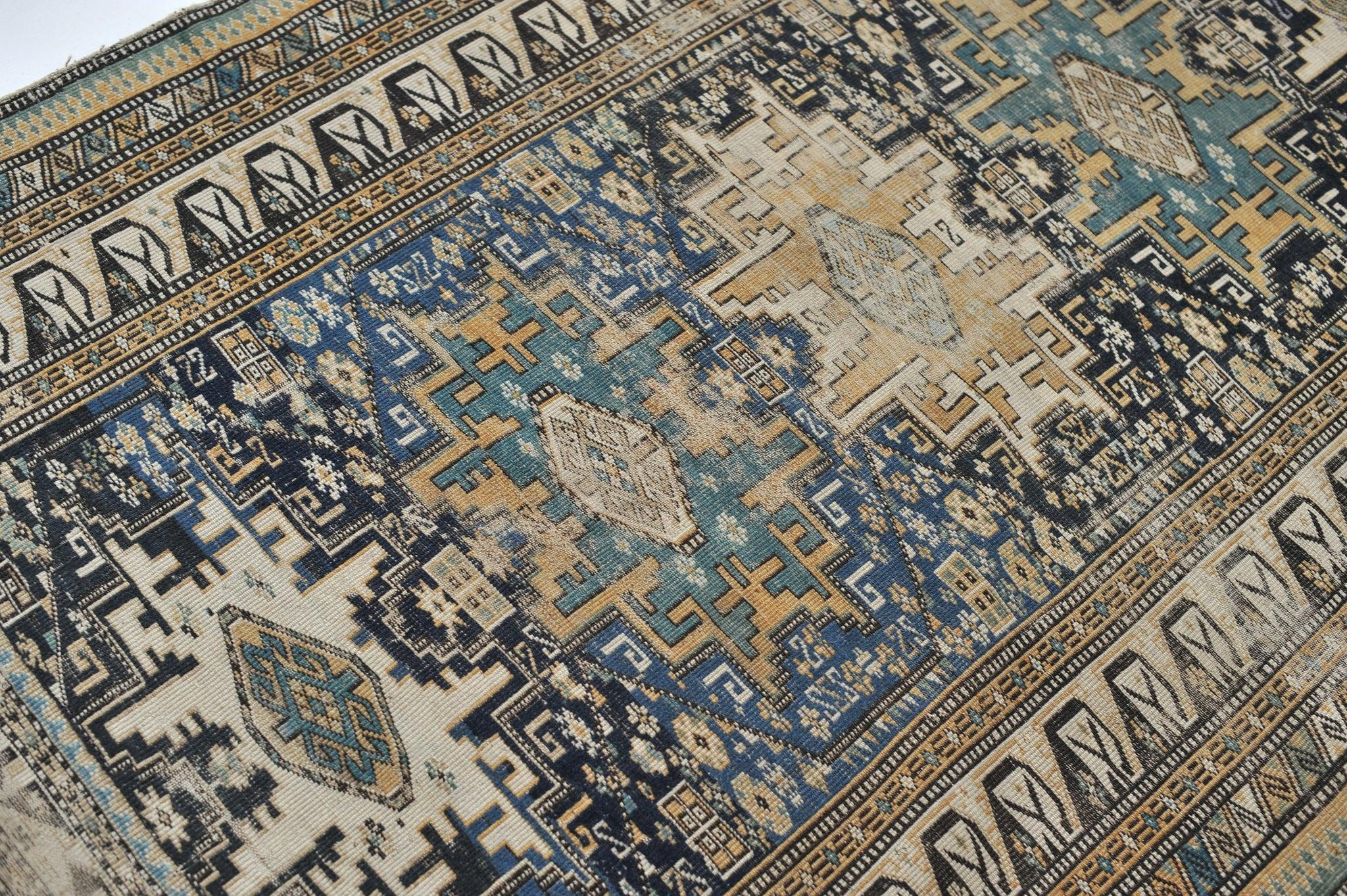 Rara alfombra antigua de gama alta Shirvan/Kuba de las montañas del Cáucaso en Bueno estado para la venta en Milwaukee, WI