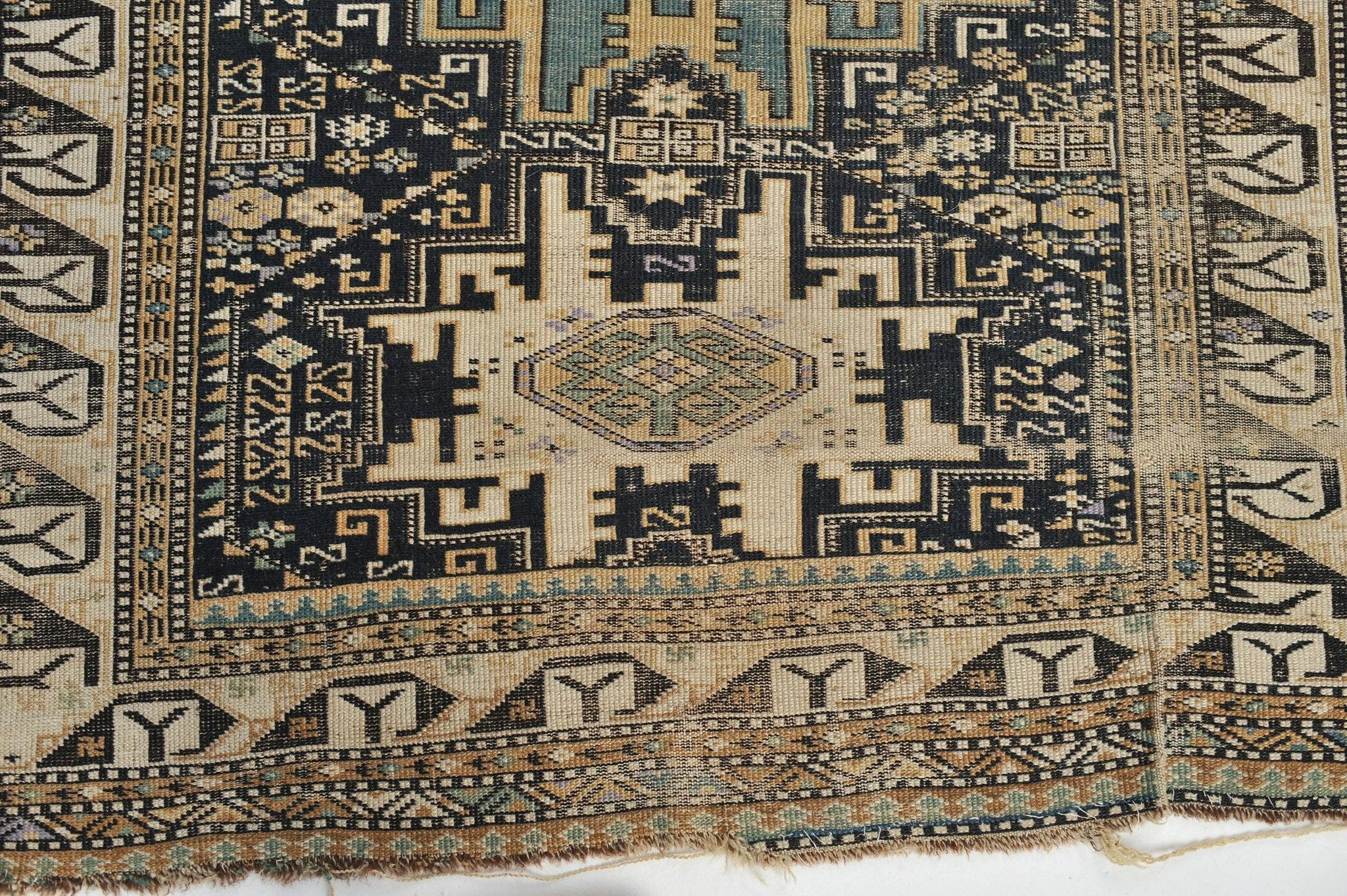 Rara alfombra antigua de gama alta Shirvan/Kuba de las montañas del Cáucaso en venta 3