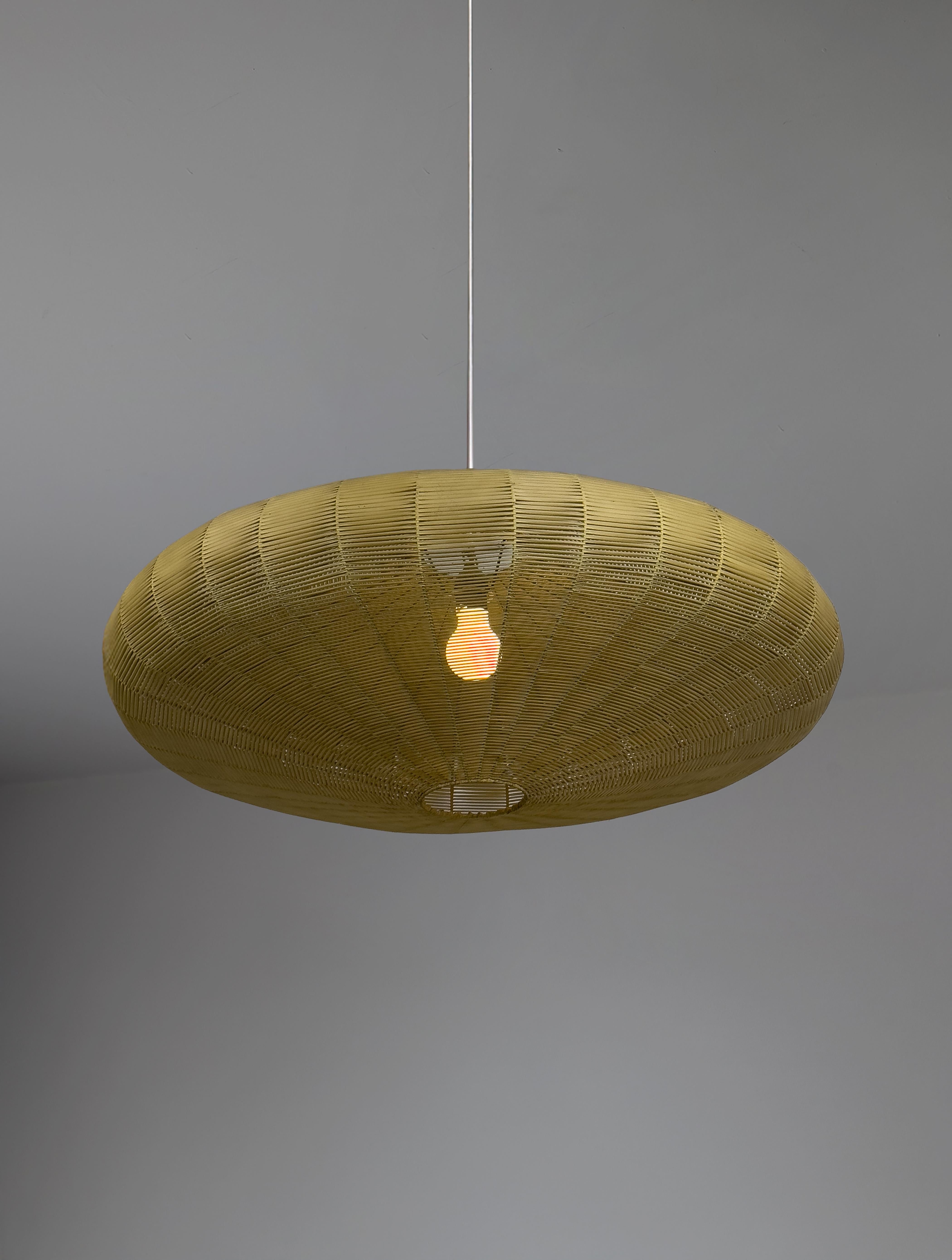 Rara lámpara colgante OVNI moderna de mediados de siglo, muy decorativa, de 80 cm de diámetro. Ita en venta 4