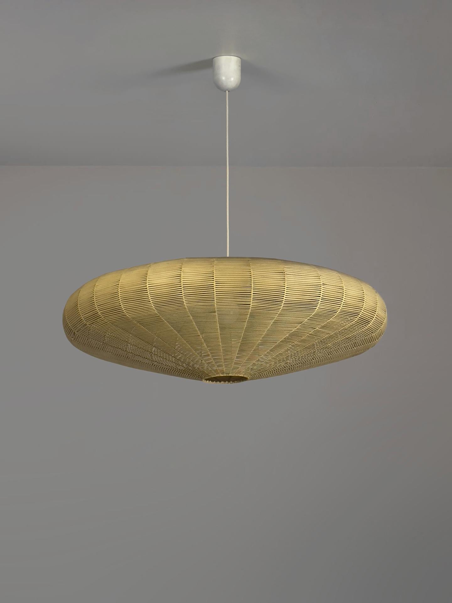 Rara lámpara colgante OVNI moderna de mediados de siglo, muy decorativa, de 80 cm de diámetro. Ita en venta 5