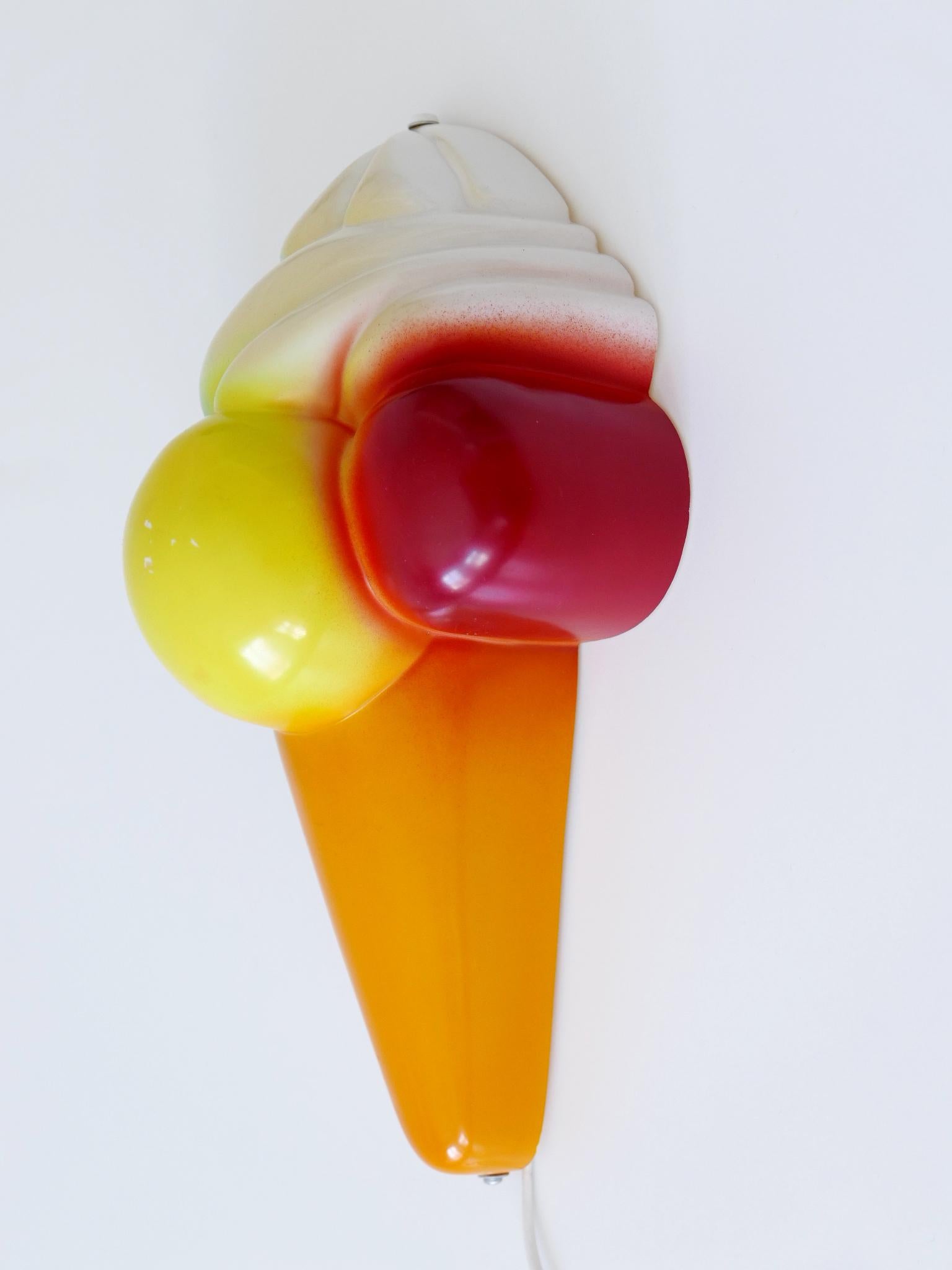 Seltene & sehr dekorative Vintage-Eiscreme-Kegel-Wandleuchte, Deutschland 1980er Jahre 2