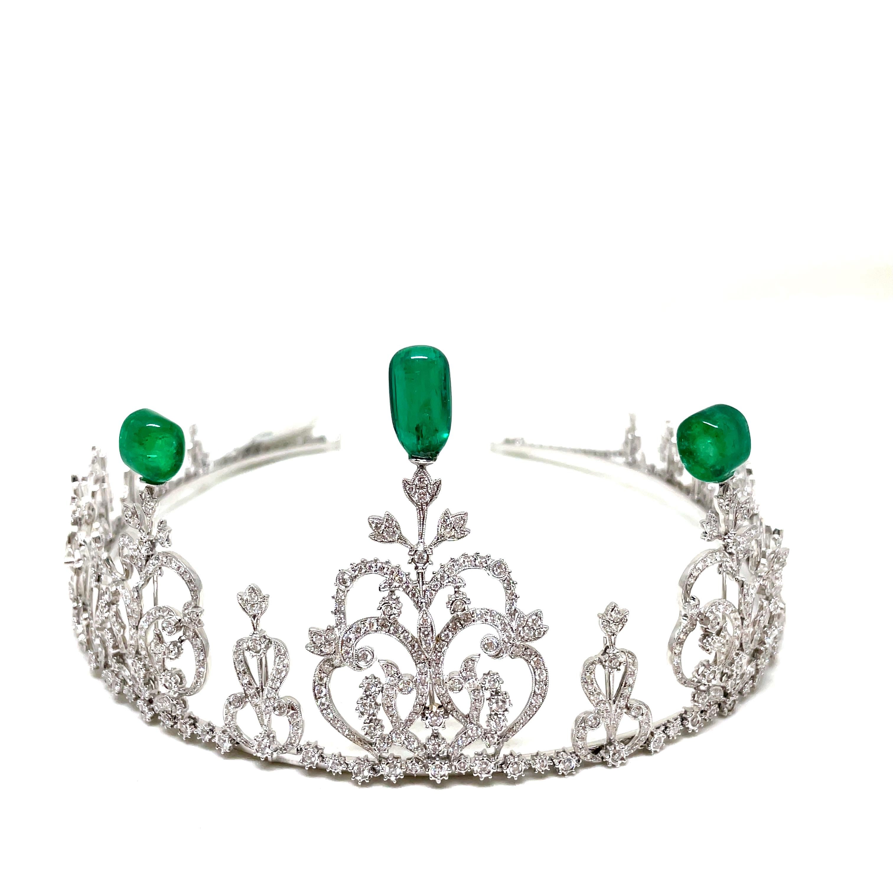 Seltener Himalaya-Gebirge-Smaragd und Diamant  Cabrio-Tiara/Halskette (Zeitgenössisch) im Angebot