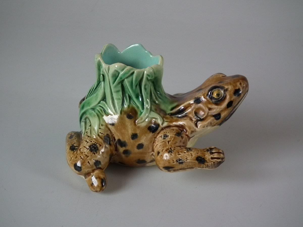 Victorian Rare Holdcroft Majolica Frog Toothpick Holder