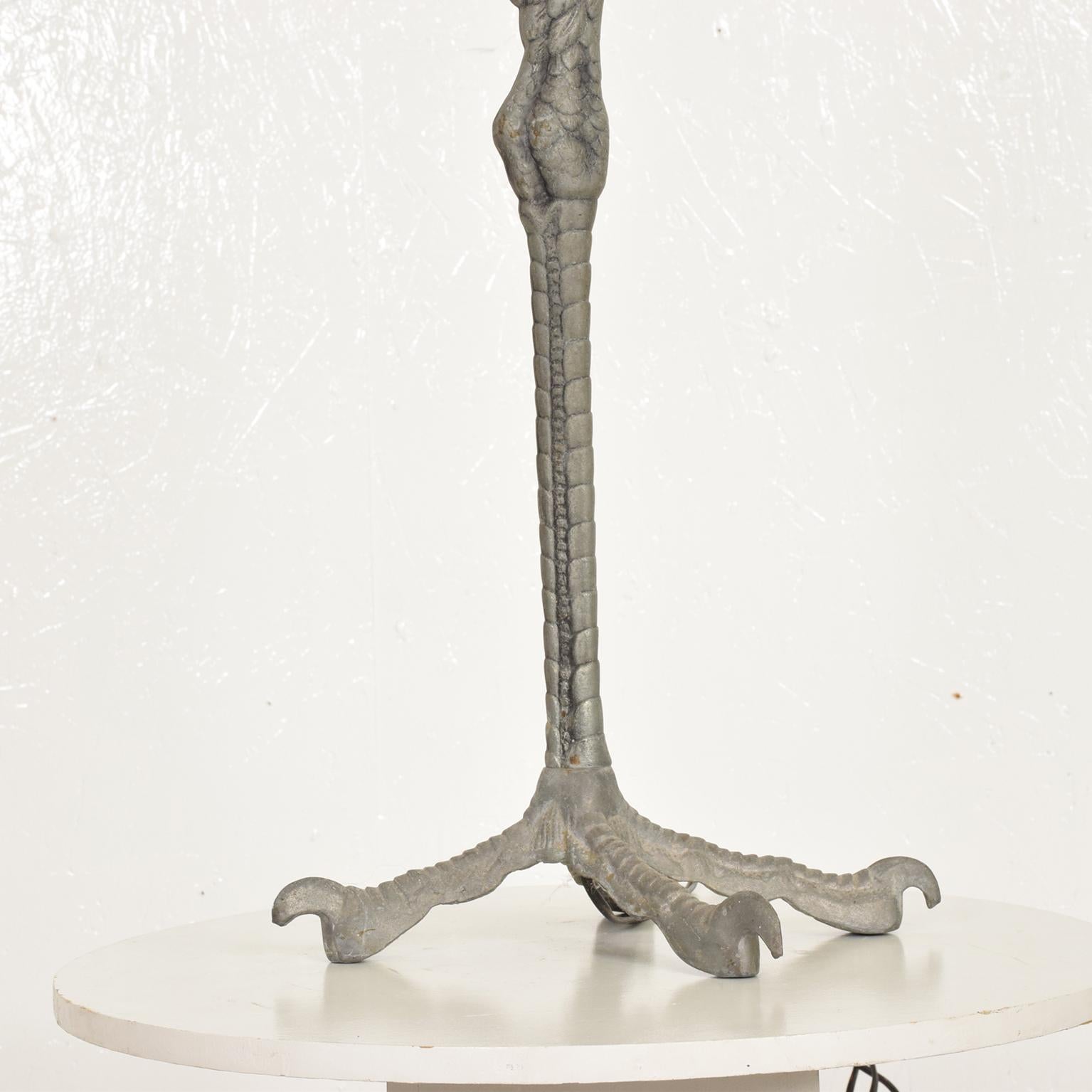 Rare Hollywood Regency Ostrich Eagle Leg Table Lamp In Good Condition In Chula Vista, CA