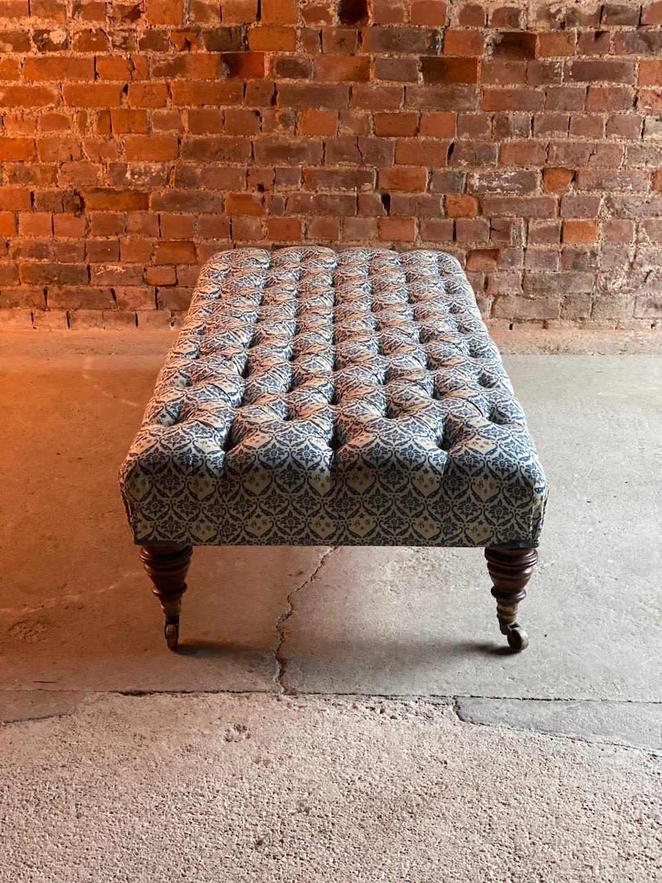 Howard and Sons large footstool, circa 1935

A highly desirable oversized Howard and Sons button back footstool circa 1935, newly upholstered in the inimitable Howard and Son’s ticking fabric which has the Gothic H&S monogram logo as part of the