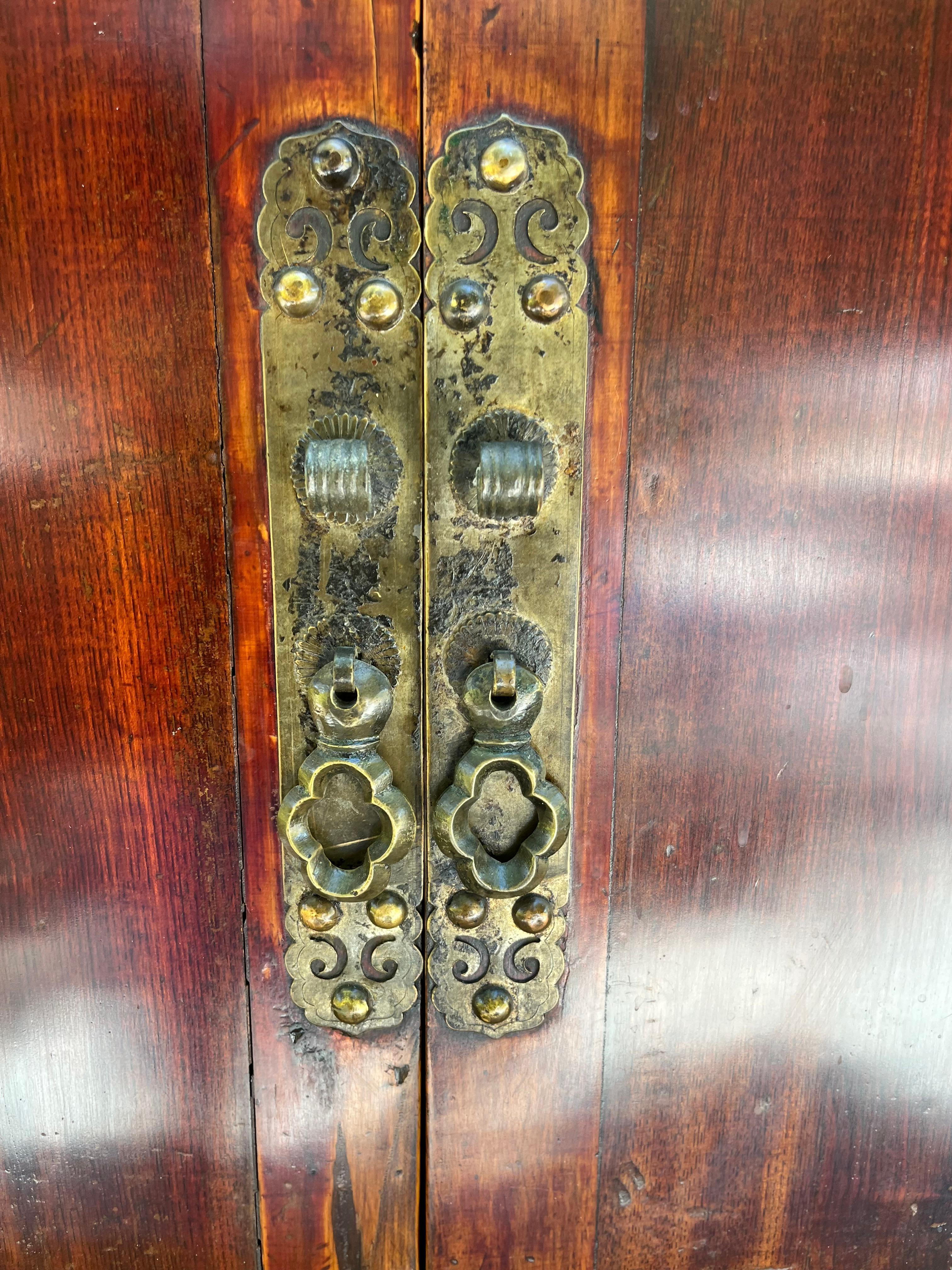 Seltener Huanghuali Tischschrank Qing Dynasty 17./18. Jh., Provenienz. im Angebot 4