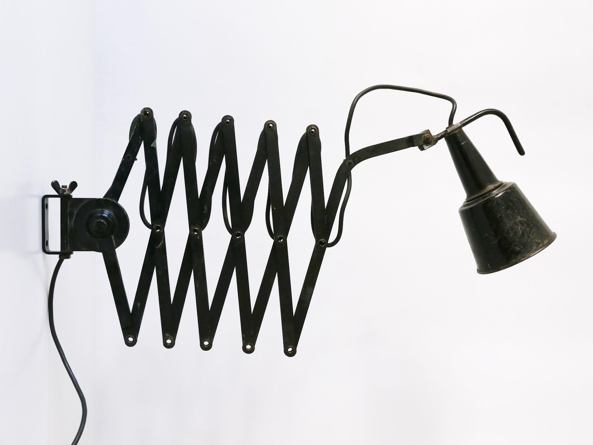 Rare & Huge Adjustable Bauhaus Scissor Wall Lamp by Wilhelm Bäder Germany 1930s In Good Condition For Sale In Munich, DE
