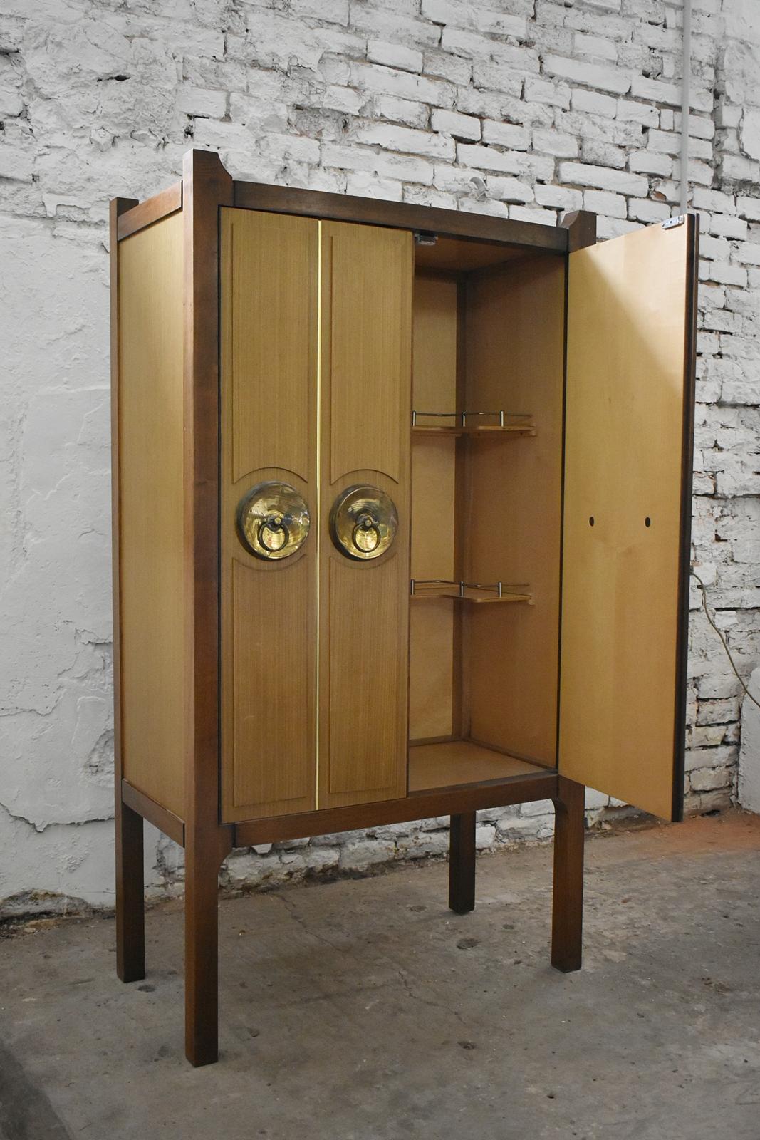 Raro mobile bar ungherese di metà secolo anni '70 in vendita 1