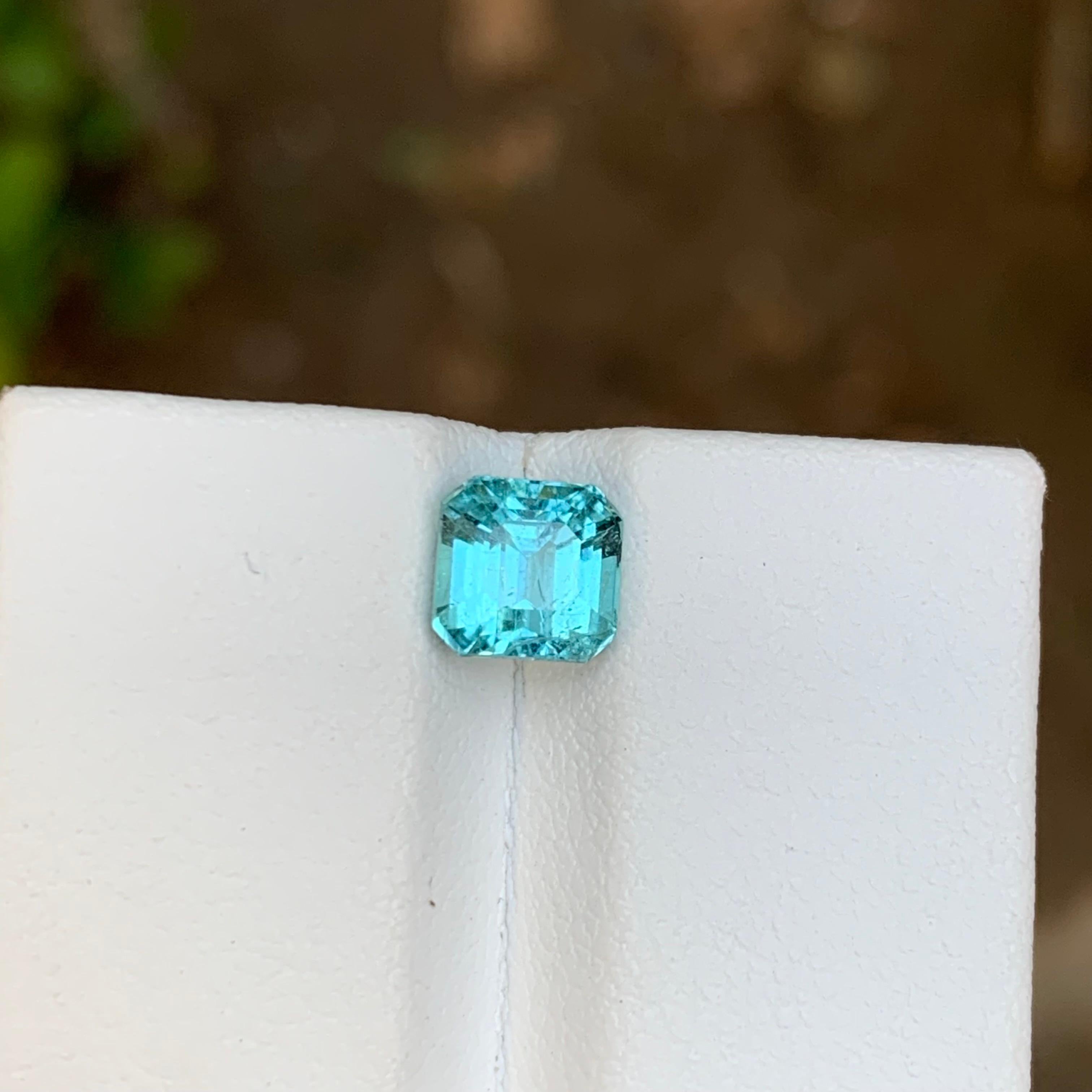 Rare Ice Neon Blue Natural Tourmaline Gemstone, 1.65 Ct Emerald Cut-Ring Jewelry en vente 6