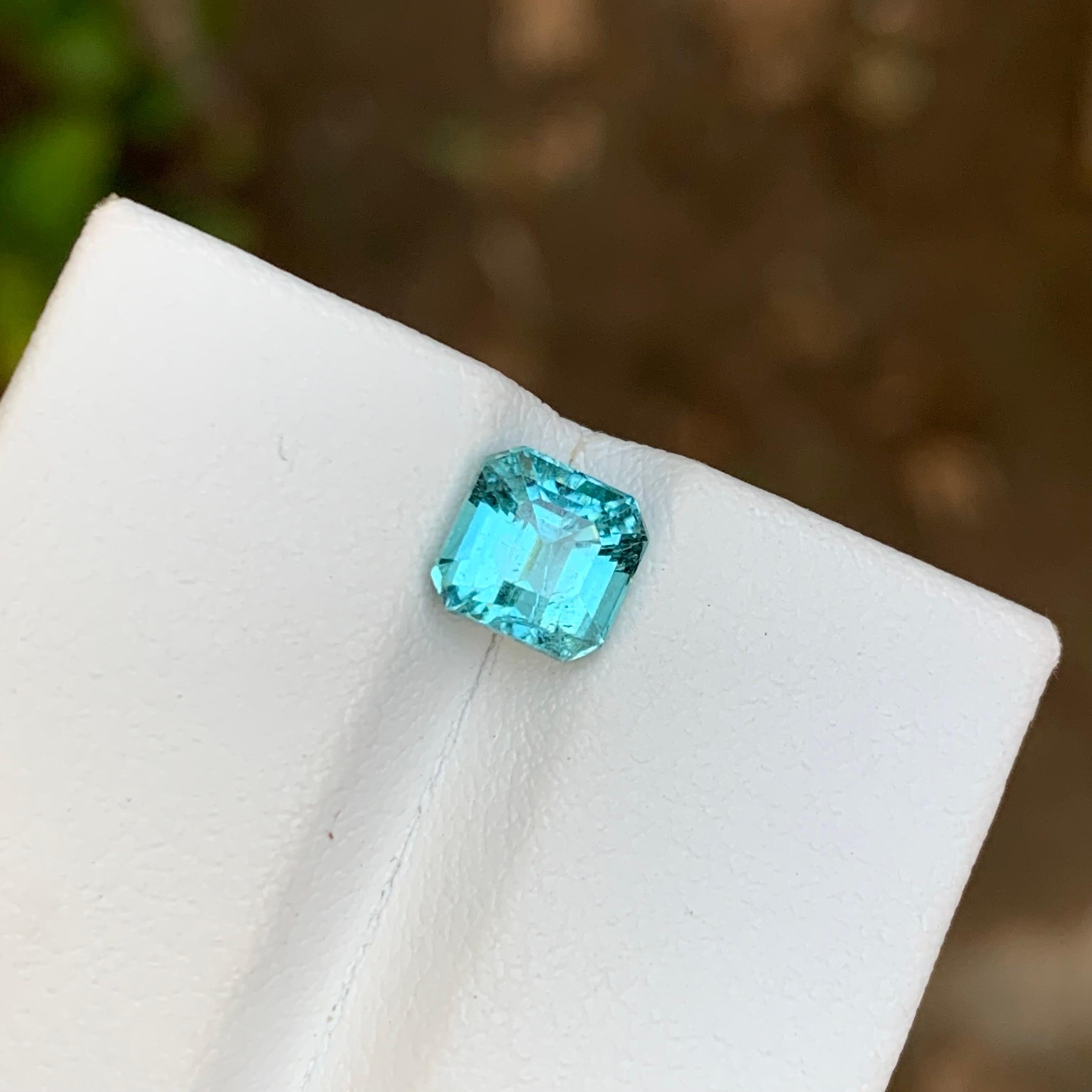 Rare Ice Neon Blue Natural Tourmaline Gemstone, 1.65 Ct Emerald Cut-Ring Jewelry en vente 4