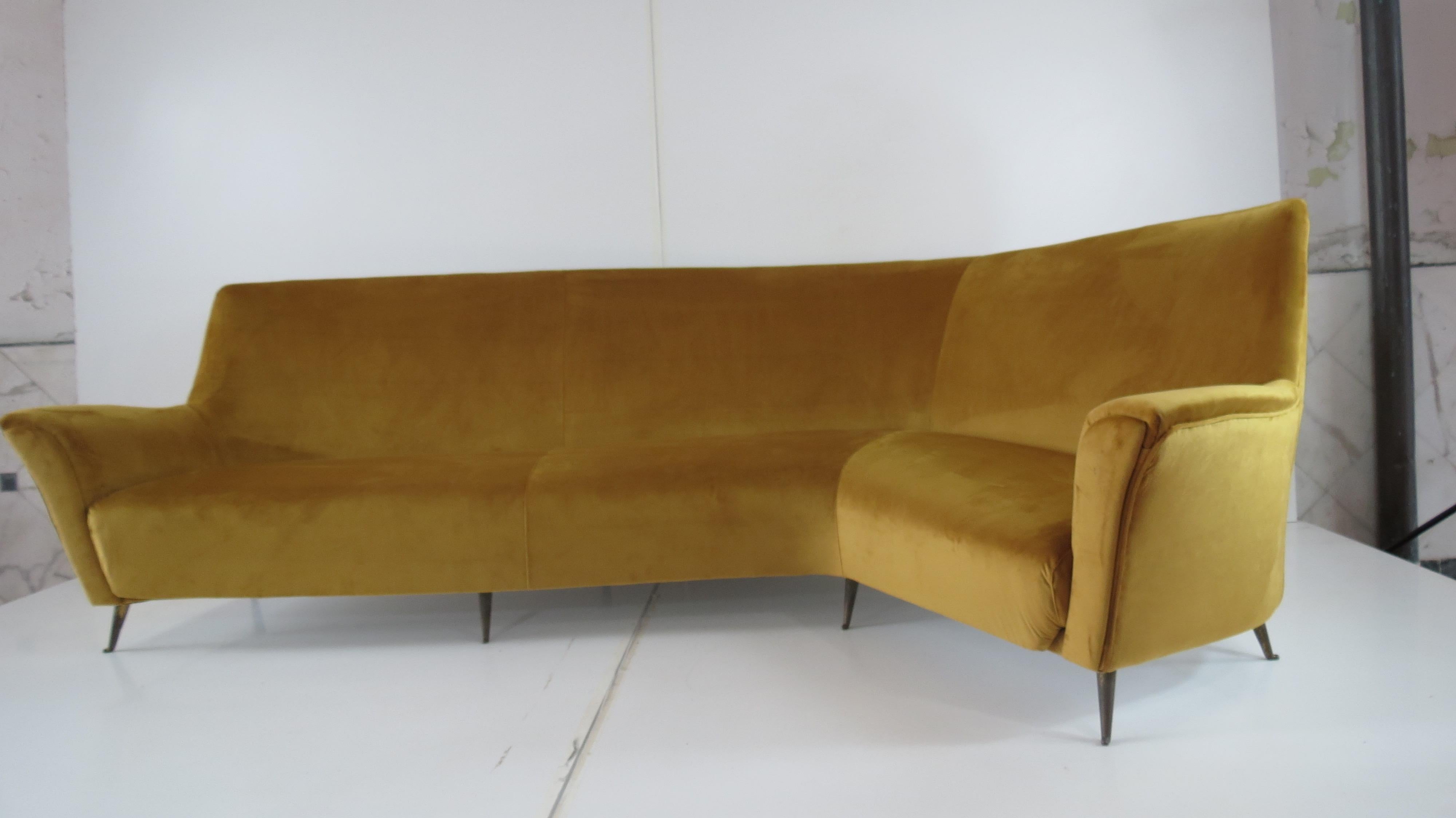 Mid-Century Modern Rare Ico & Luisa Parisi Large Gold Yellow Velvet Curved Sofa by Isa, circa 1952