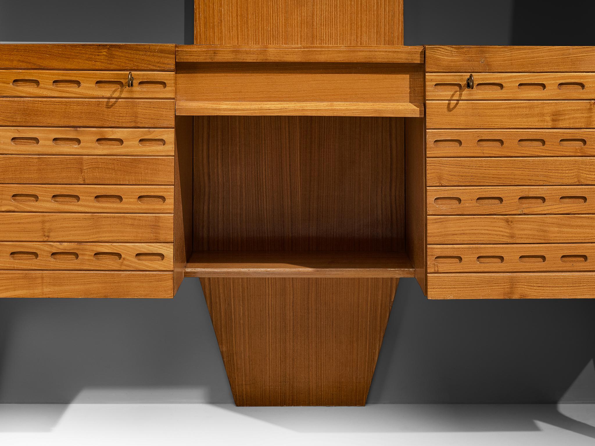 Seltener Ico Parisi für Fratelli Rizzi, Schrank oder Waschtisch aus Kastanienholz (Moderne der Mitte des Jahrhunderts) im Angebot